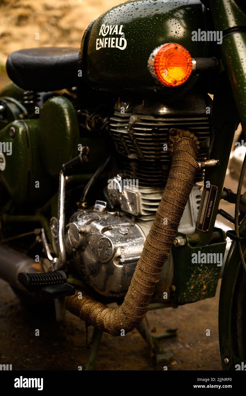 864x1390 Royal Enfield Classic 500 Motorcycle Hi Res Graphy And Image