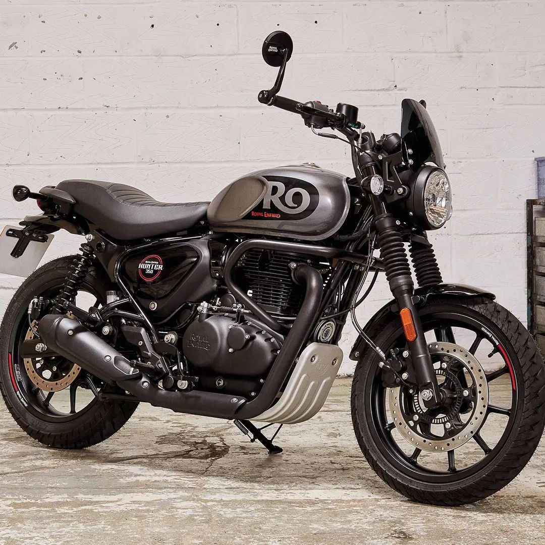 1080x1080 Hunter Dapper Grey. Visit: #VibeHunter #AShotOfMotorcycling #RoyalEnfield #RidePure #PureMotorcycling