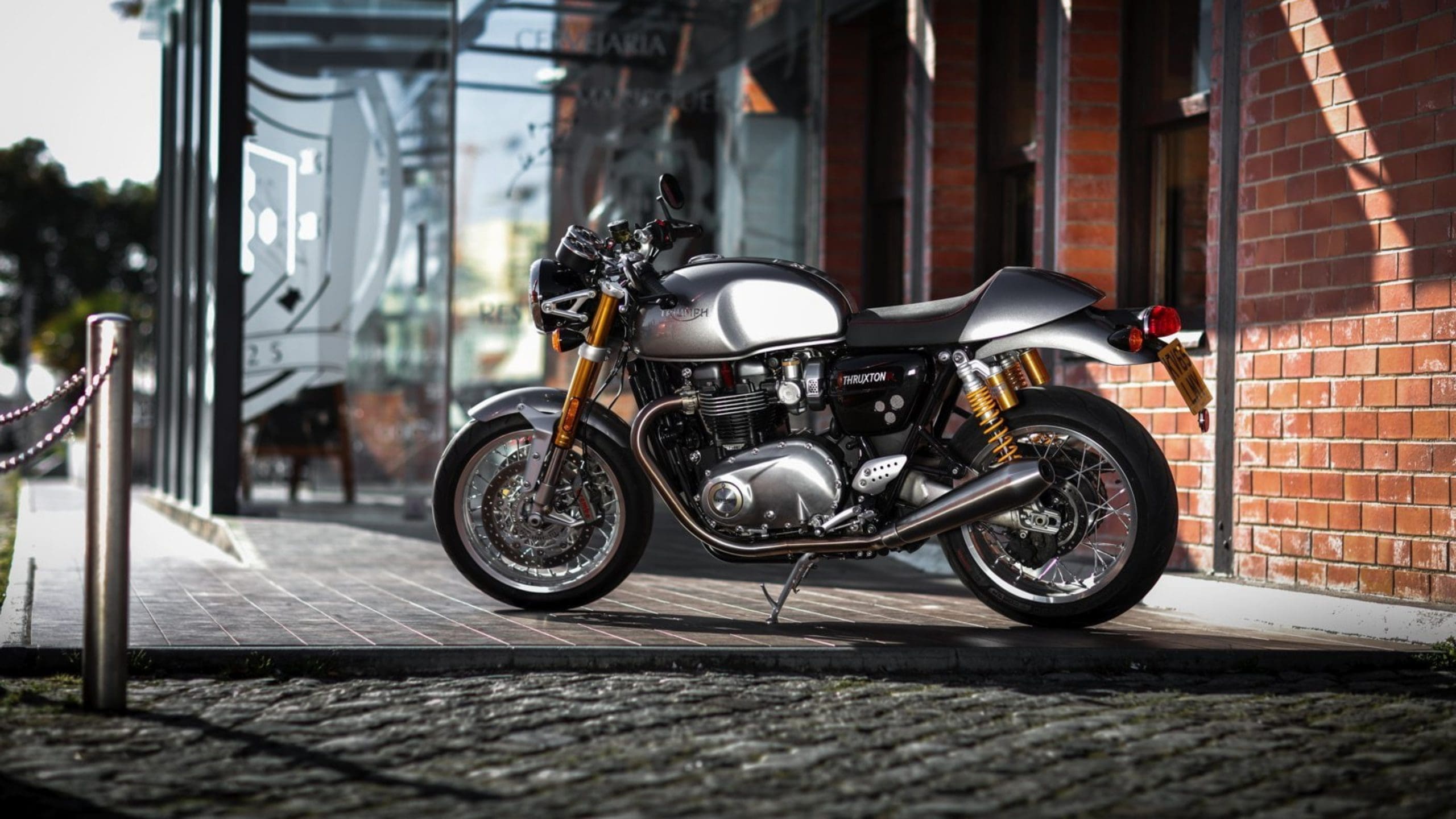 2560x1440 Triumph Motorcycle [4K] Wallpaper