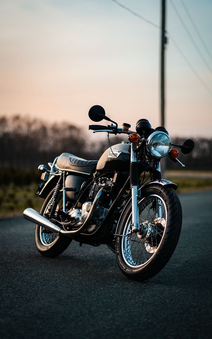 735x1173 Vintage Triumph Bonneville T140