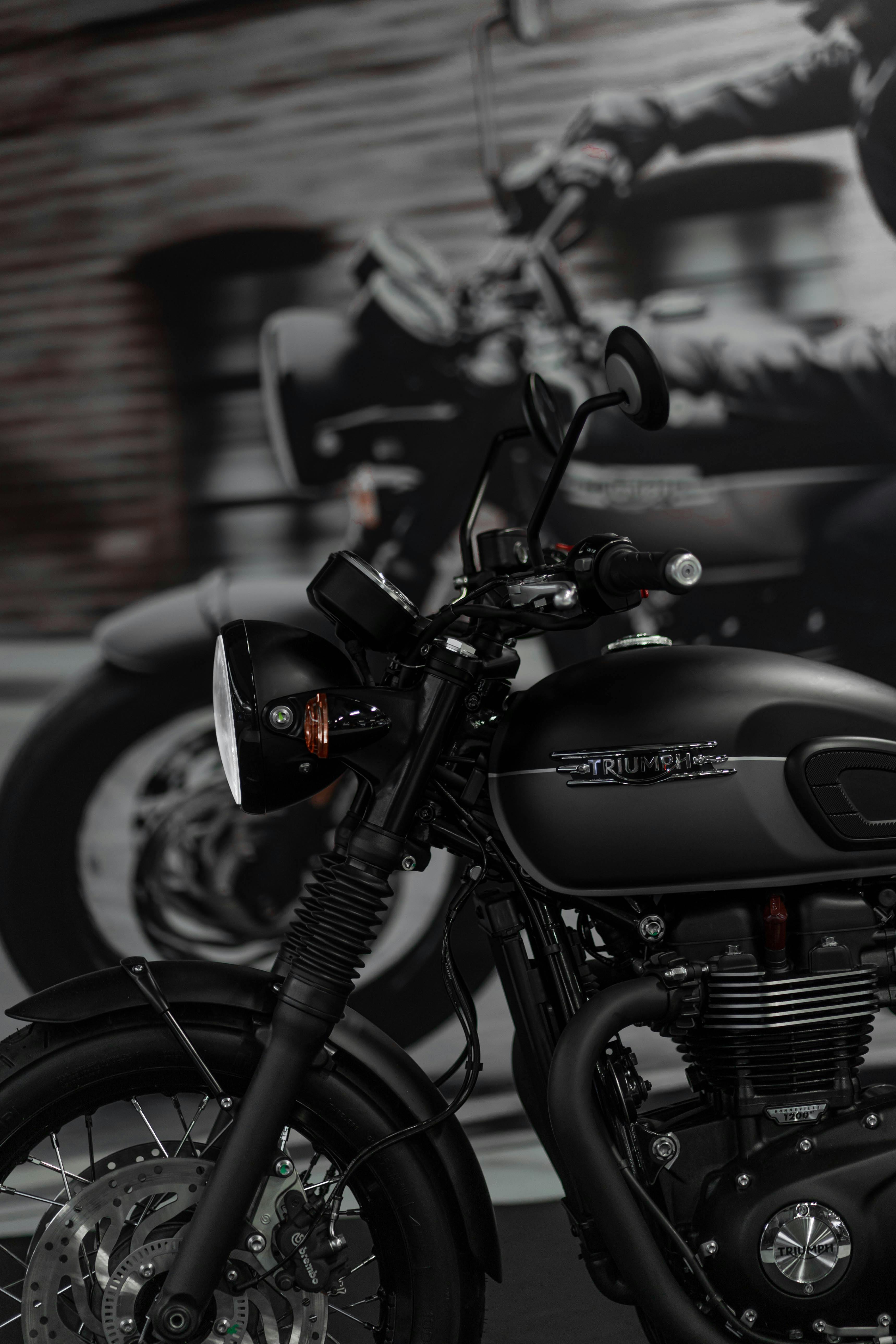 3437x5155 Close Up Shot Of A Black Motorcycle · Free