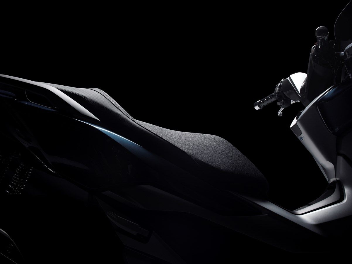 1202x900 Honda Forza 300