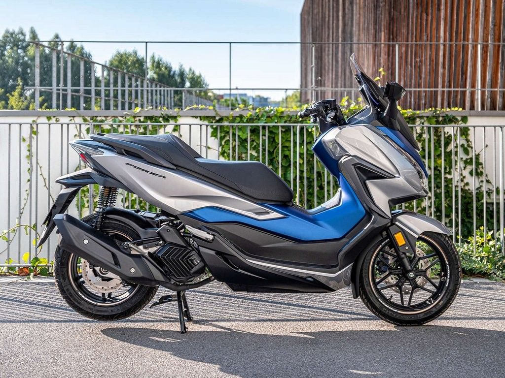 1024x768 Honda Forza 125 Revealed, Gets HSTC