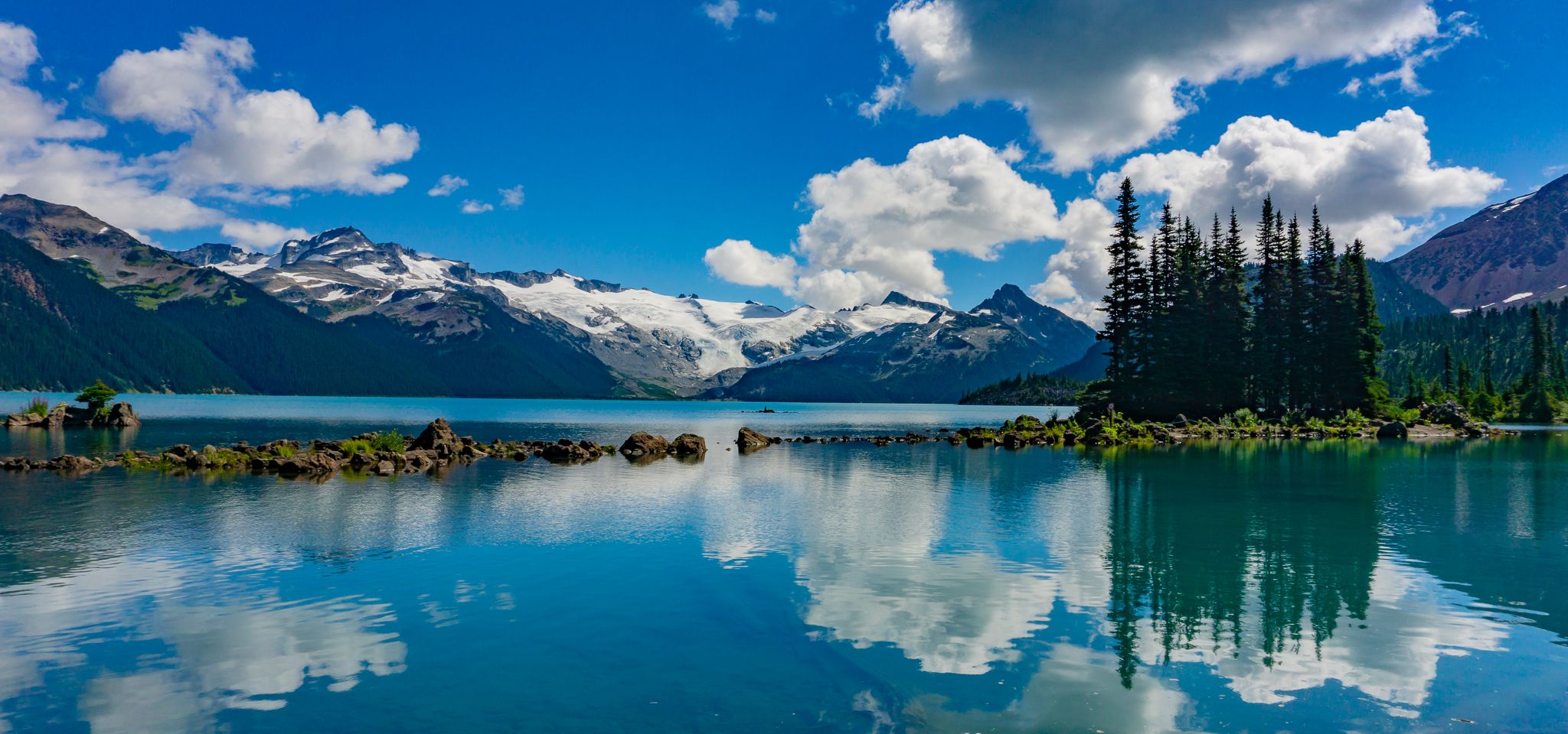 2048x960 Hiking Garibaldi Lake in Garibaldi Provincial Park Hikes BC