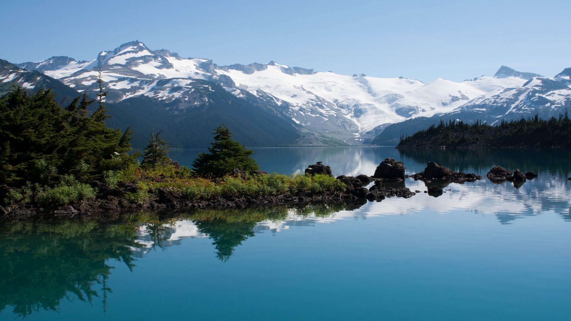 1920x1080 Stunning Garibaldi Lake: HD Nature Escape