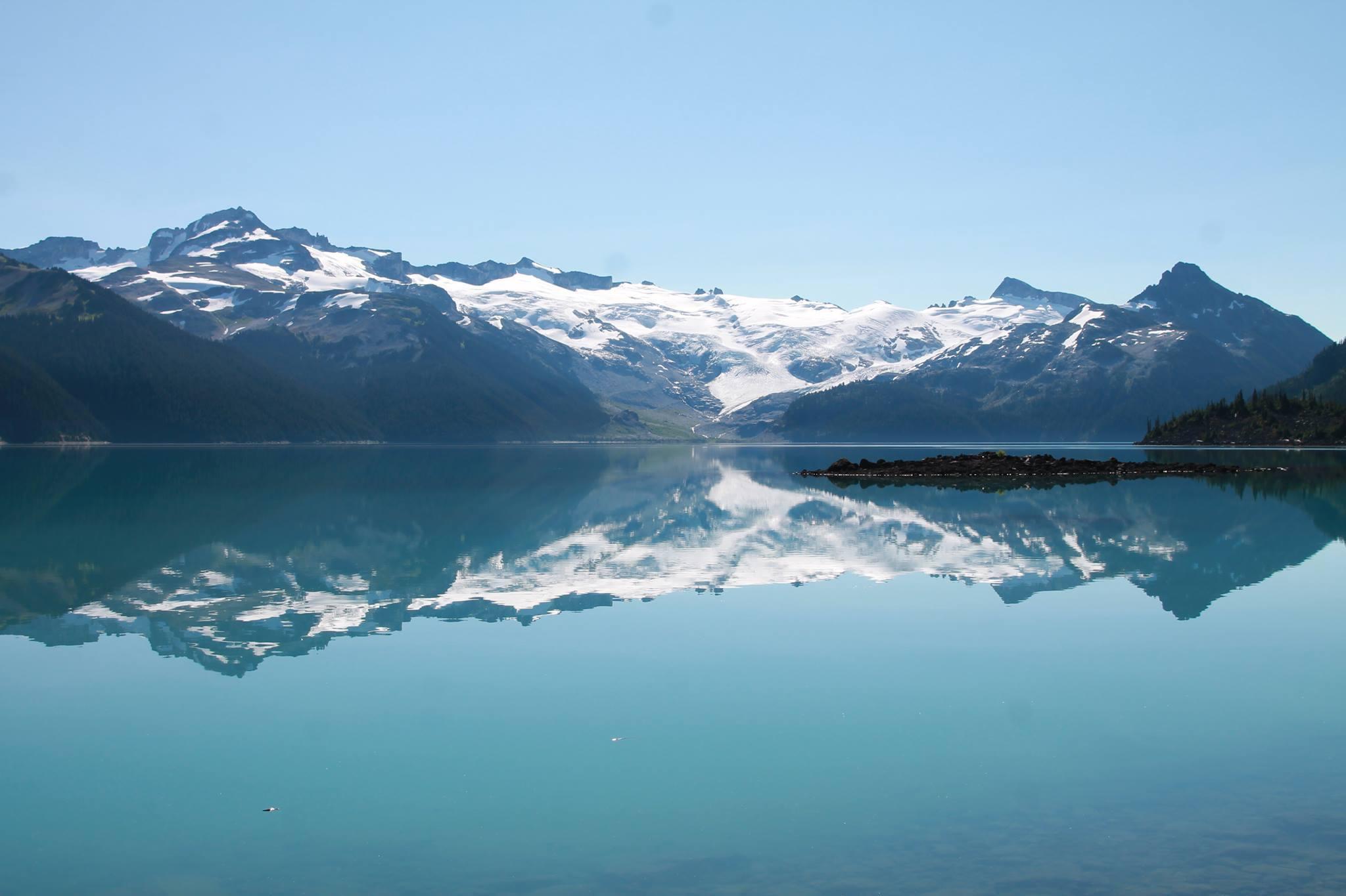 2048x1365 Lake garibaldi, on the way up to black tusk & wedgemount!
