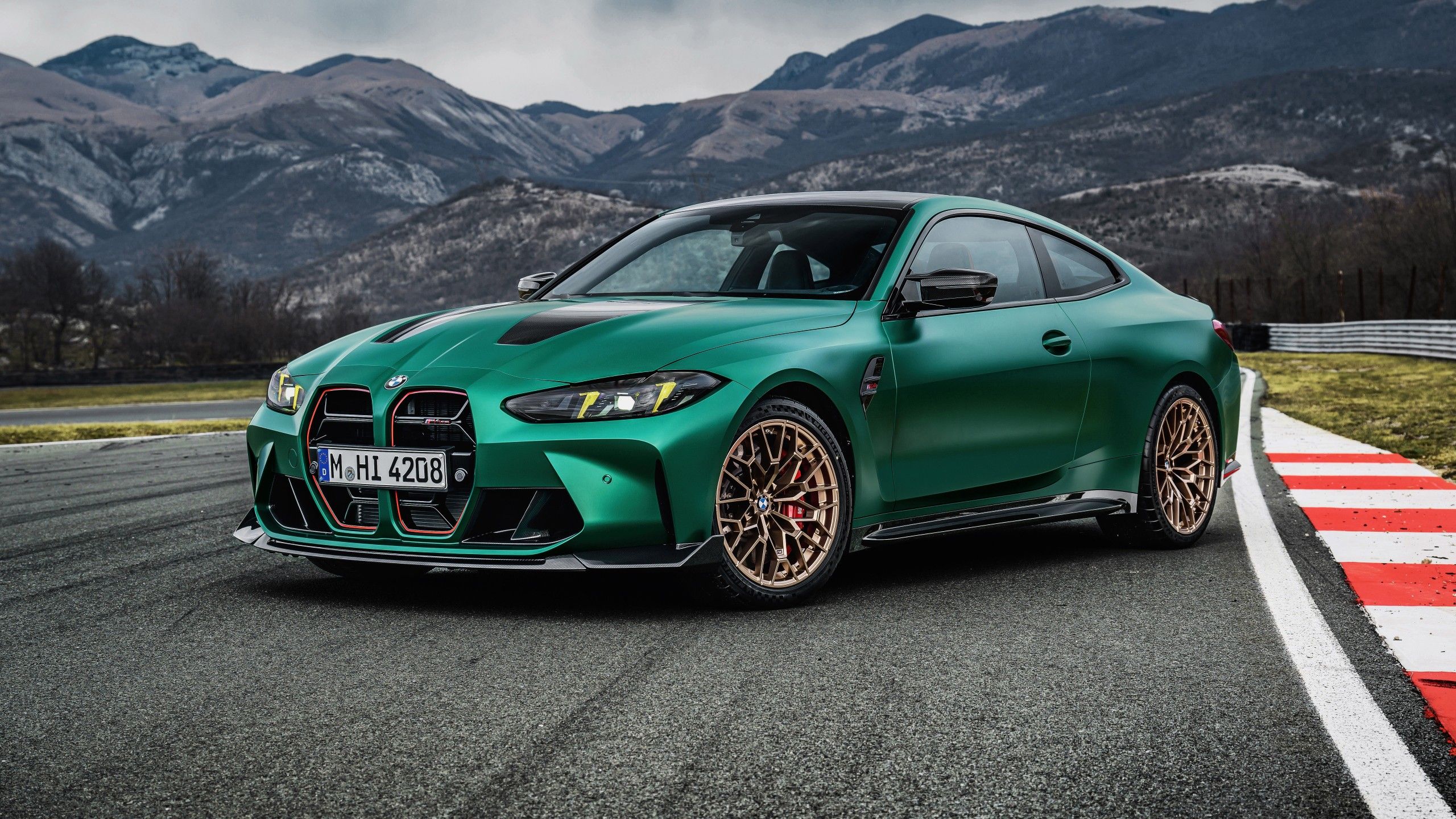 2560x1440 BMW M4 CS 2024 8K Wallpaper Car Wallpaper
