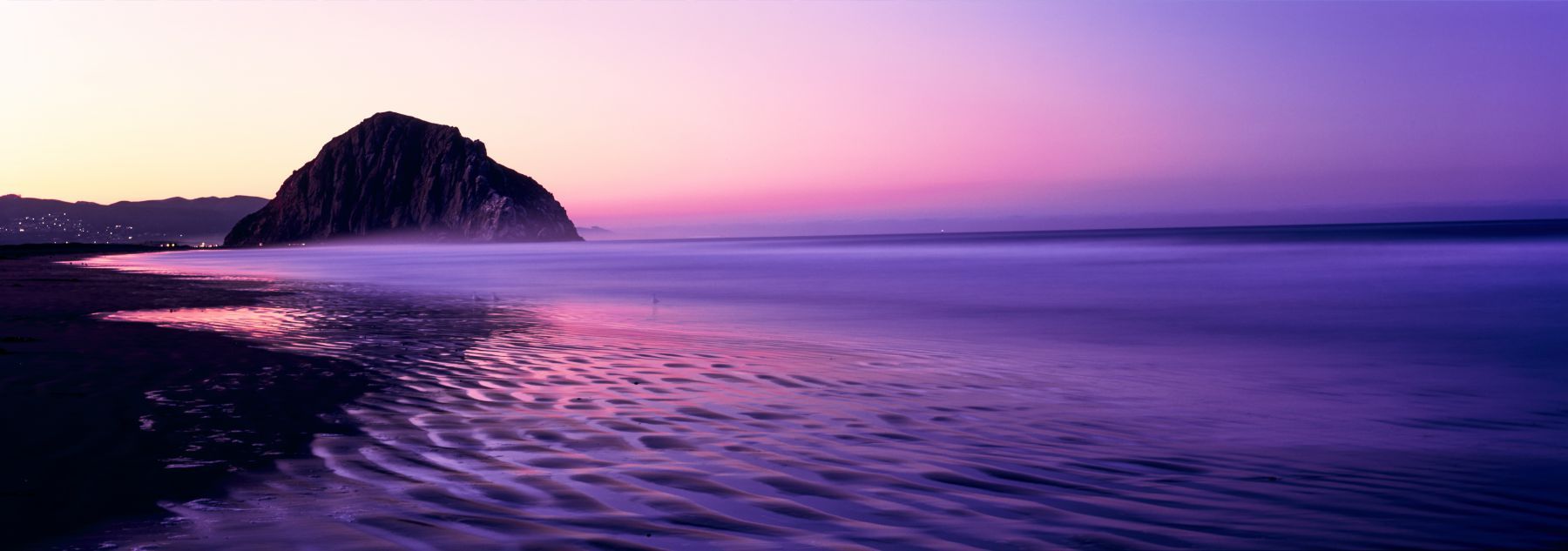 1800x633 View of beach at sunrise, Morro Rock, Morro Bay, San Luis Obispo Count