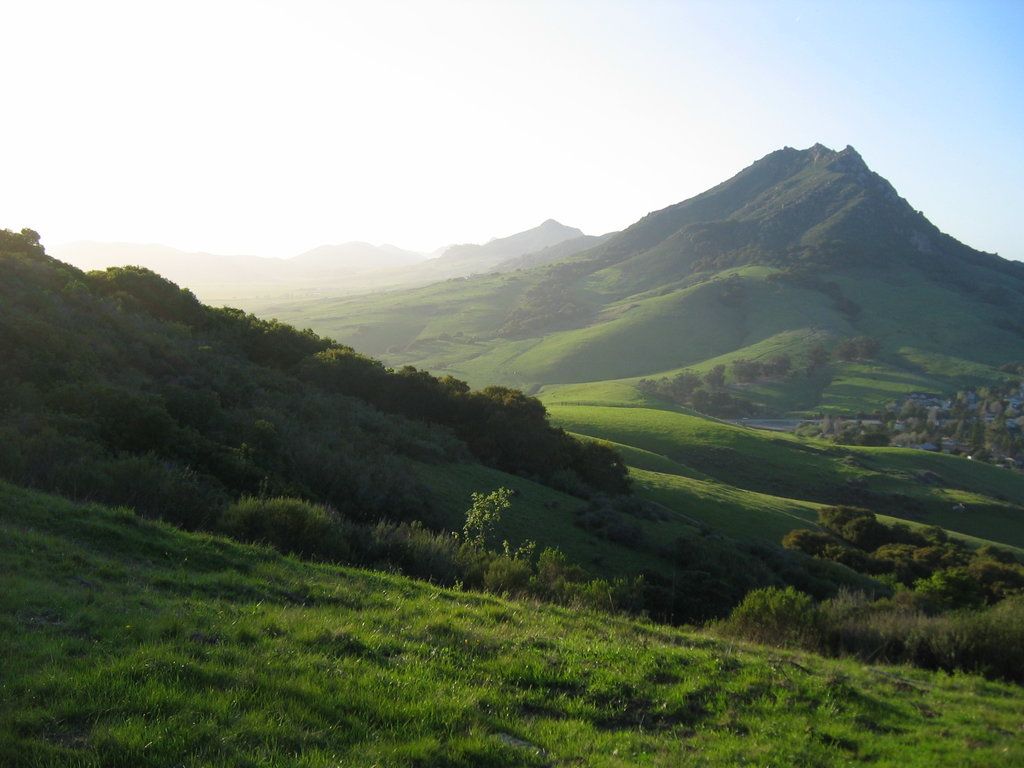 1024x768 San Luis Obispo County Mountains