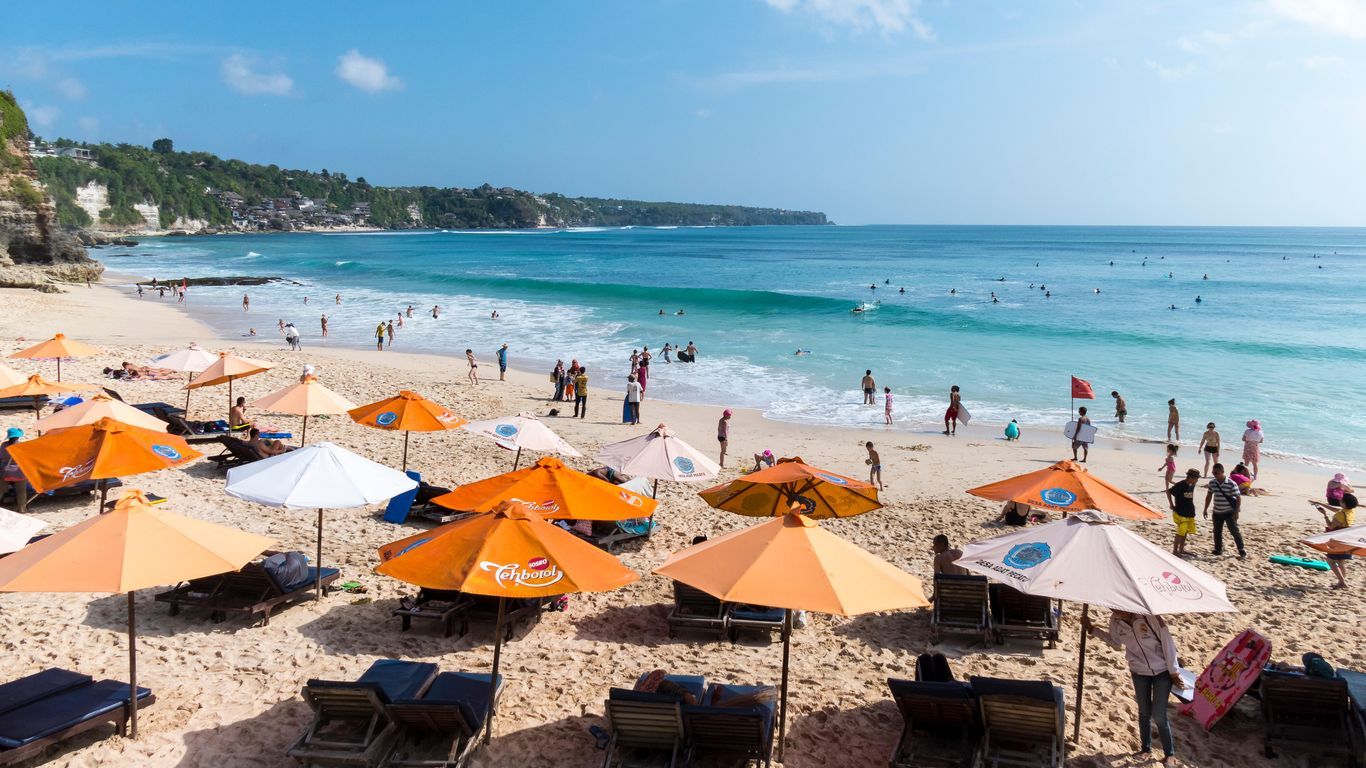 1366x768 Kuta Travel Guide