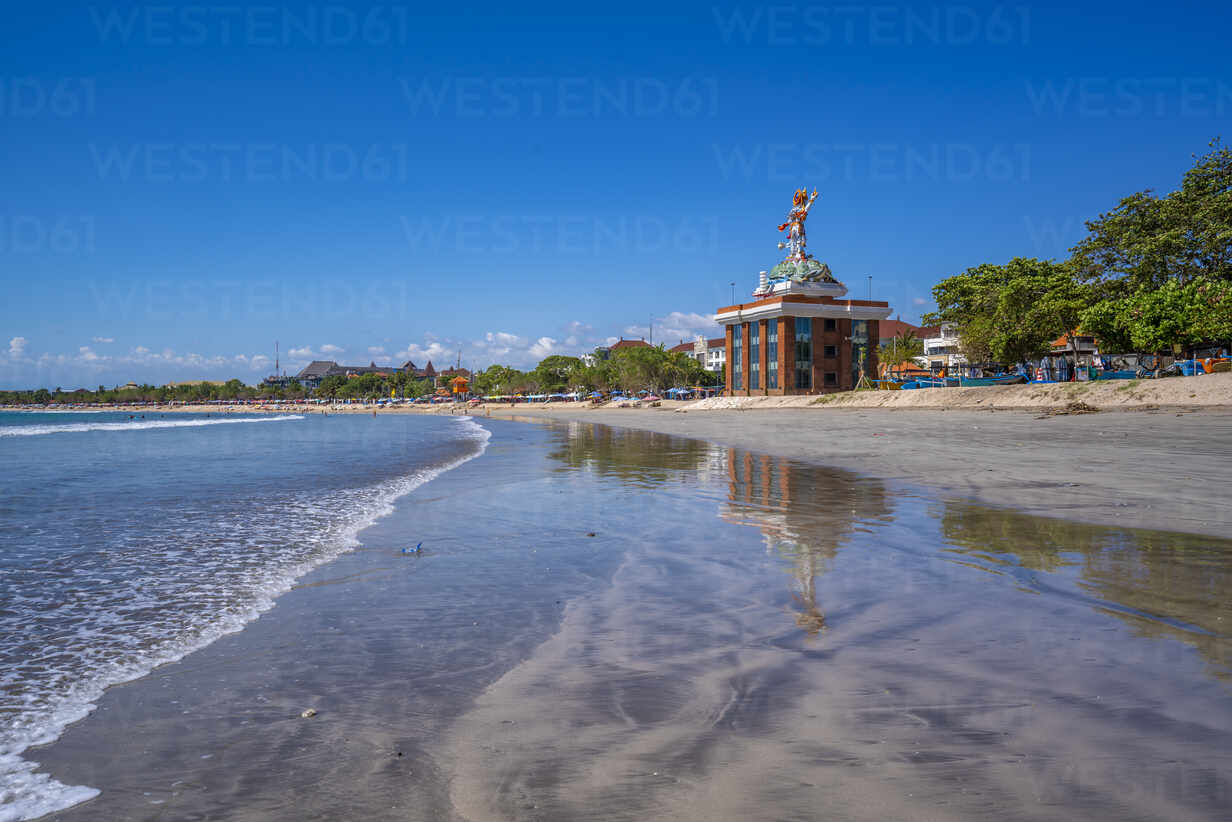 1232x822 View of Shelter Kebencanaan overlooking Kuta Beach, Kuta, Bali, Indonesia, South East Asia, Asia