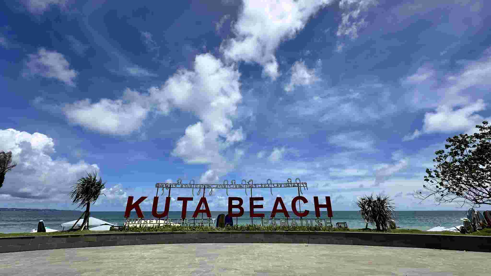 2048x1152 Kuta Beach