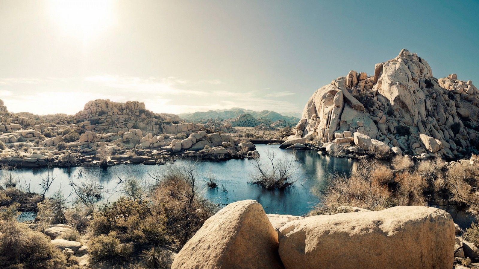 1600x900 Desert Rock Formations Lake National Park California US Wallpaper
