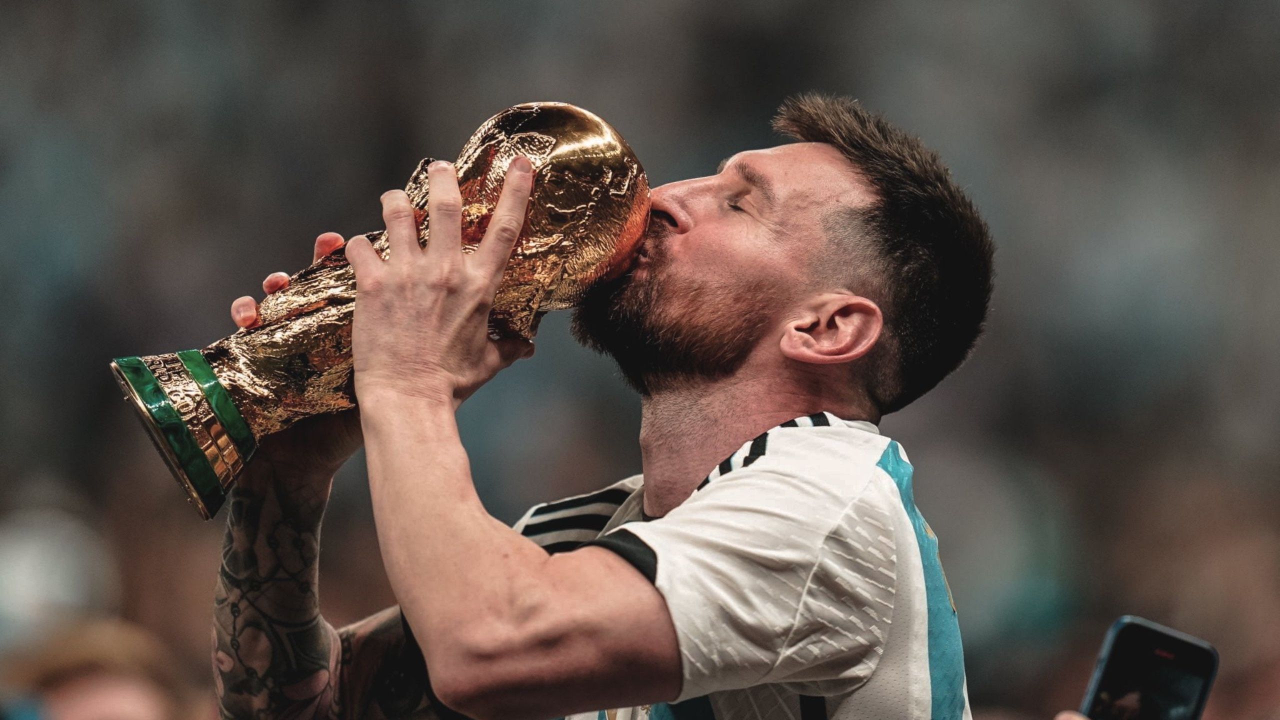2560x1440 Wallpaper Joy, Football, Victory, Kiss, Hands, T Shirt, Tattoo, Athlete For Mobile And Desktop, Section спорт, Resolution 2560x1440