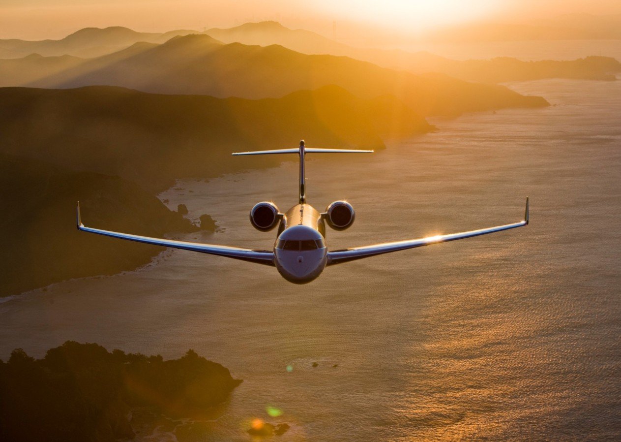1263x898 Bombardier Global 6000 Jet Centre