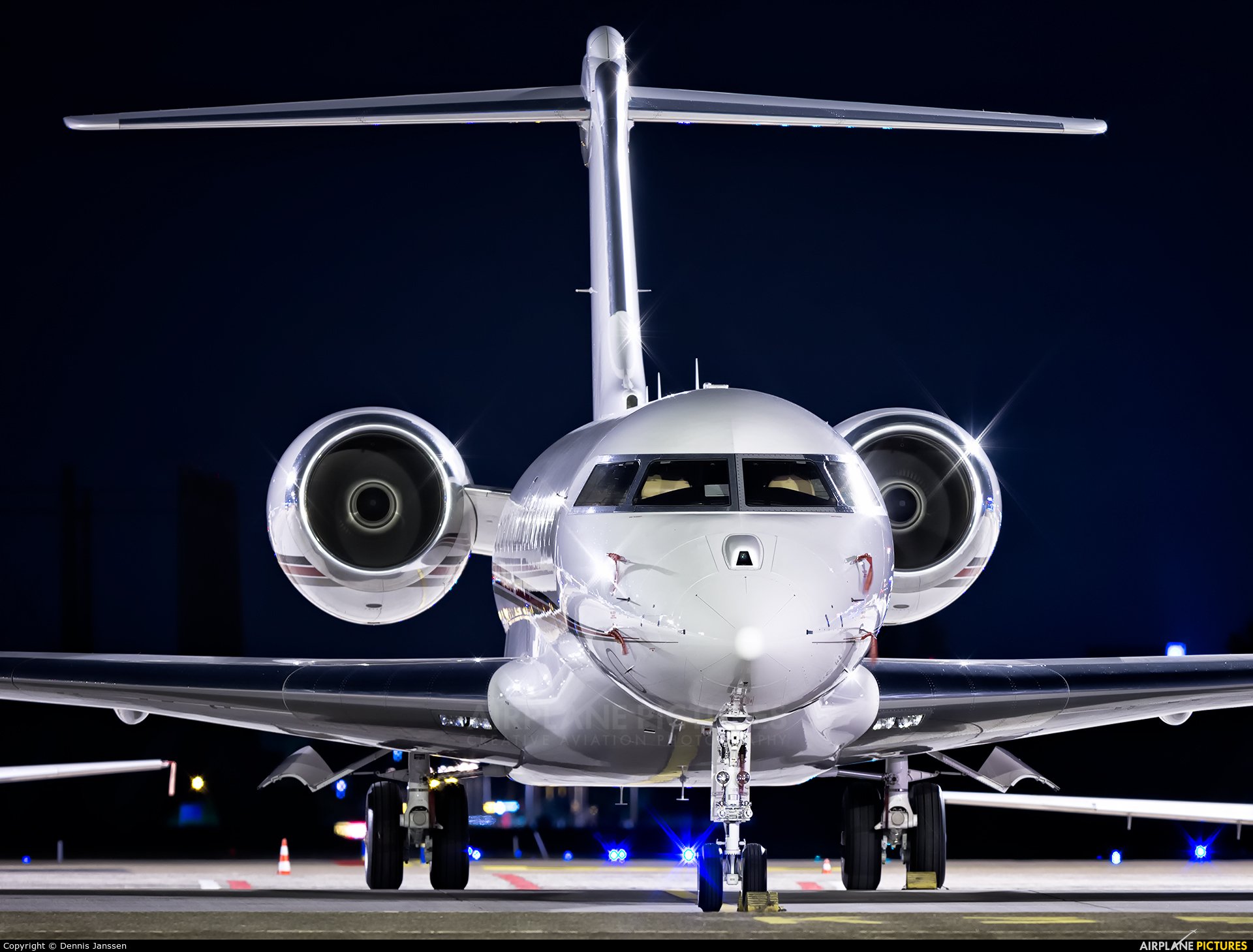 1920x1459 NetJets Europe (Portugal) Bombardier BD 700 Global 6000 CS GLD At Amsterdam AMS / EHAM