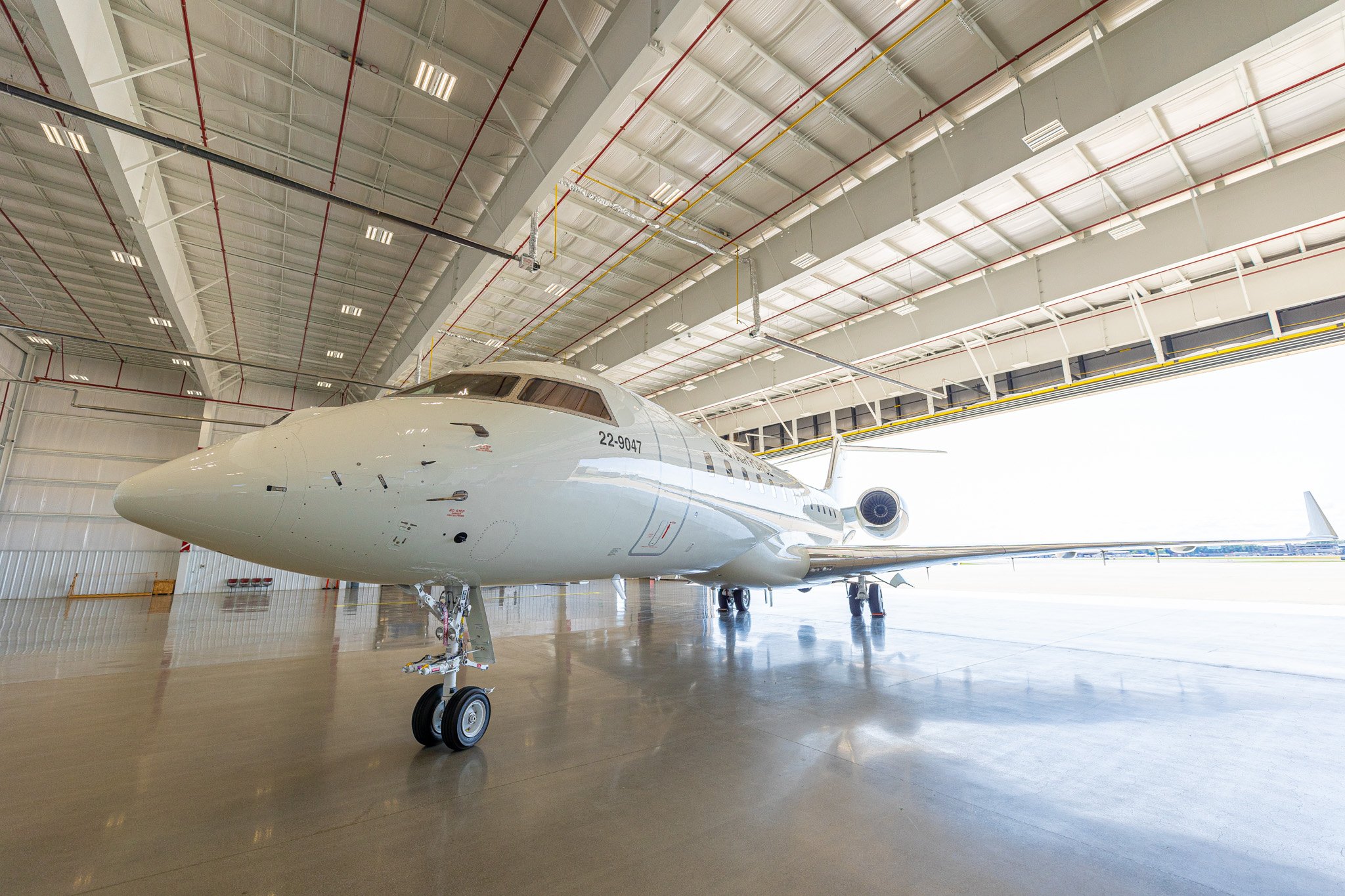 2048x1365 Bombardier Defense Delivers Global 6000 Aircraft to the U.S. Air Force Battlefield Airborne Communications Node (BACN) Program