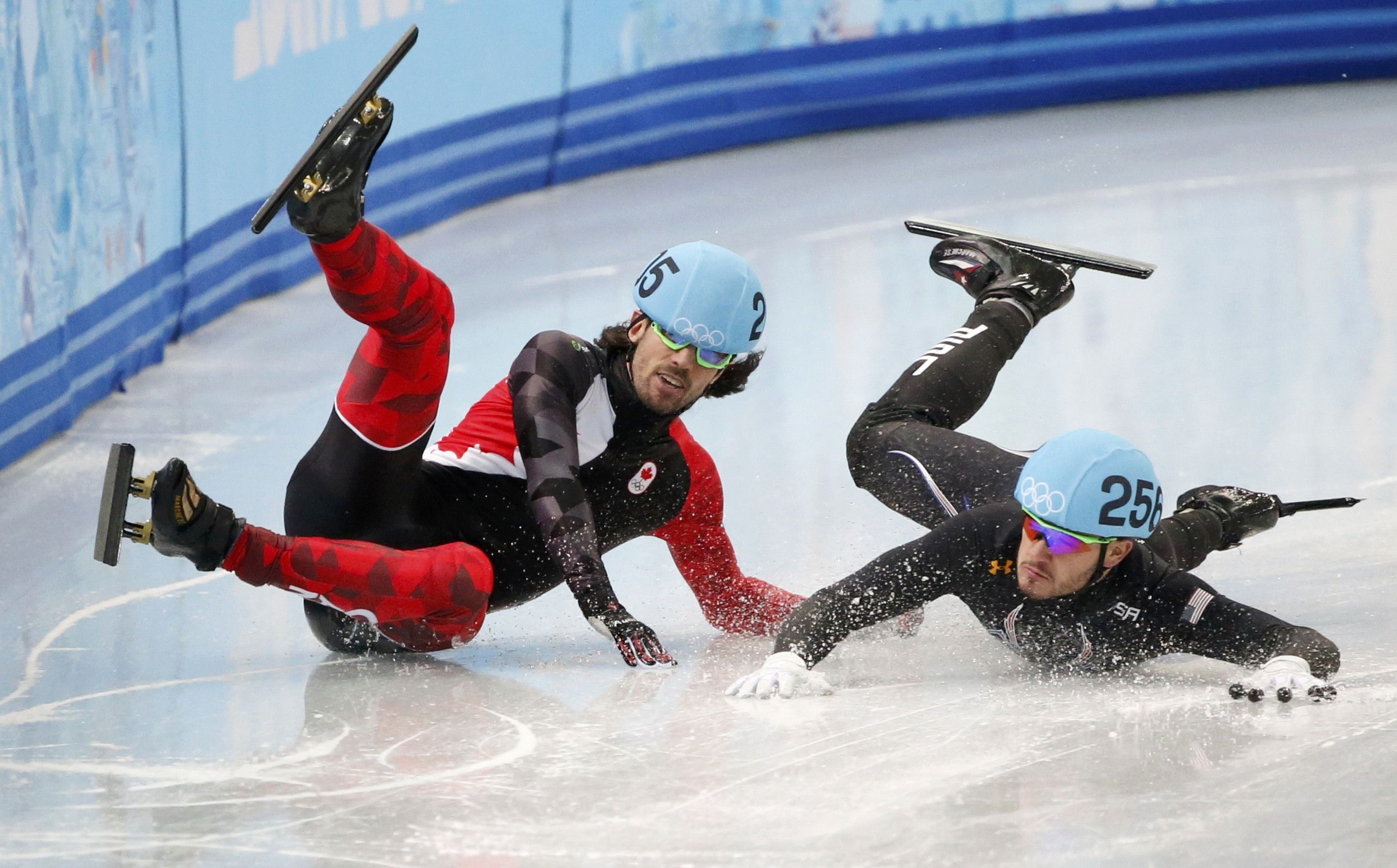 2553x1588 Download Speed Skating Sports HD Wallpaper