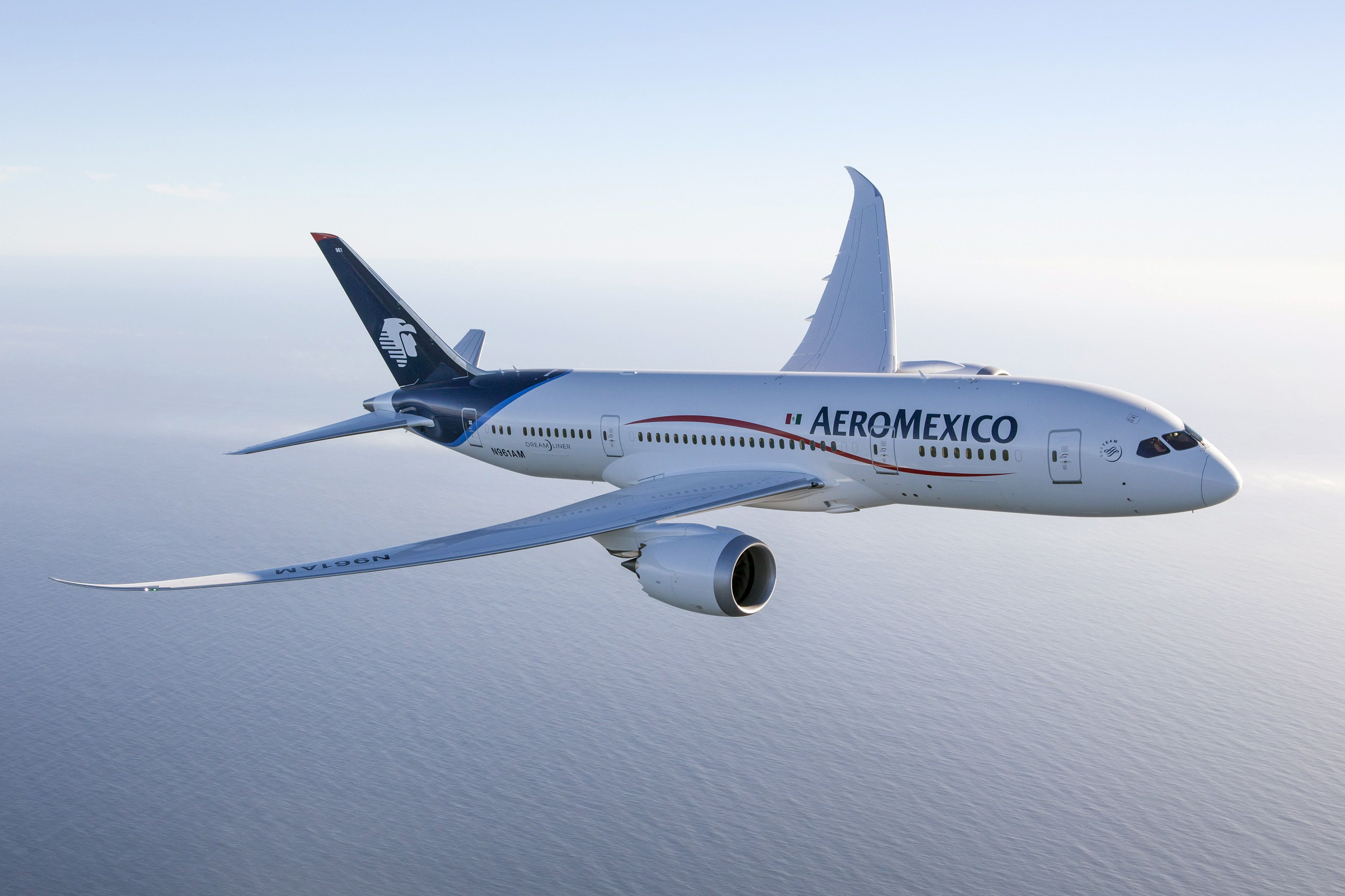 3600x2400 Boeing and ILFC Deliver First 787 Dreamliner to Aeromexico 2013