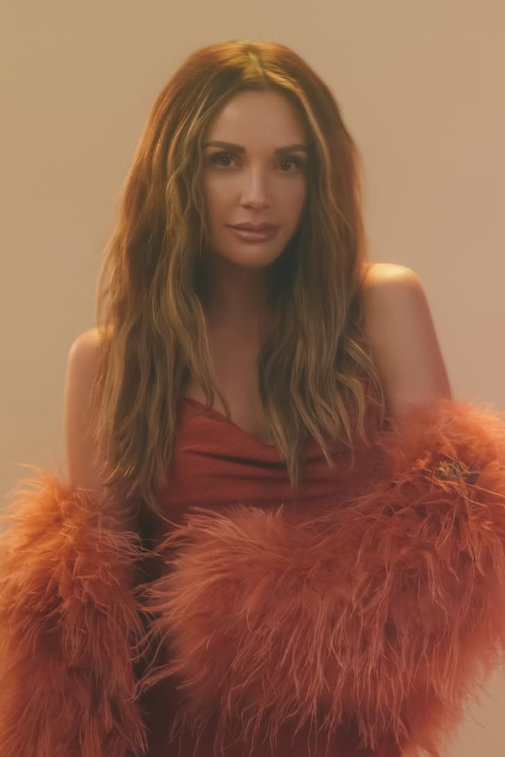 728x1092 Carly Pearce