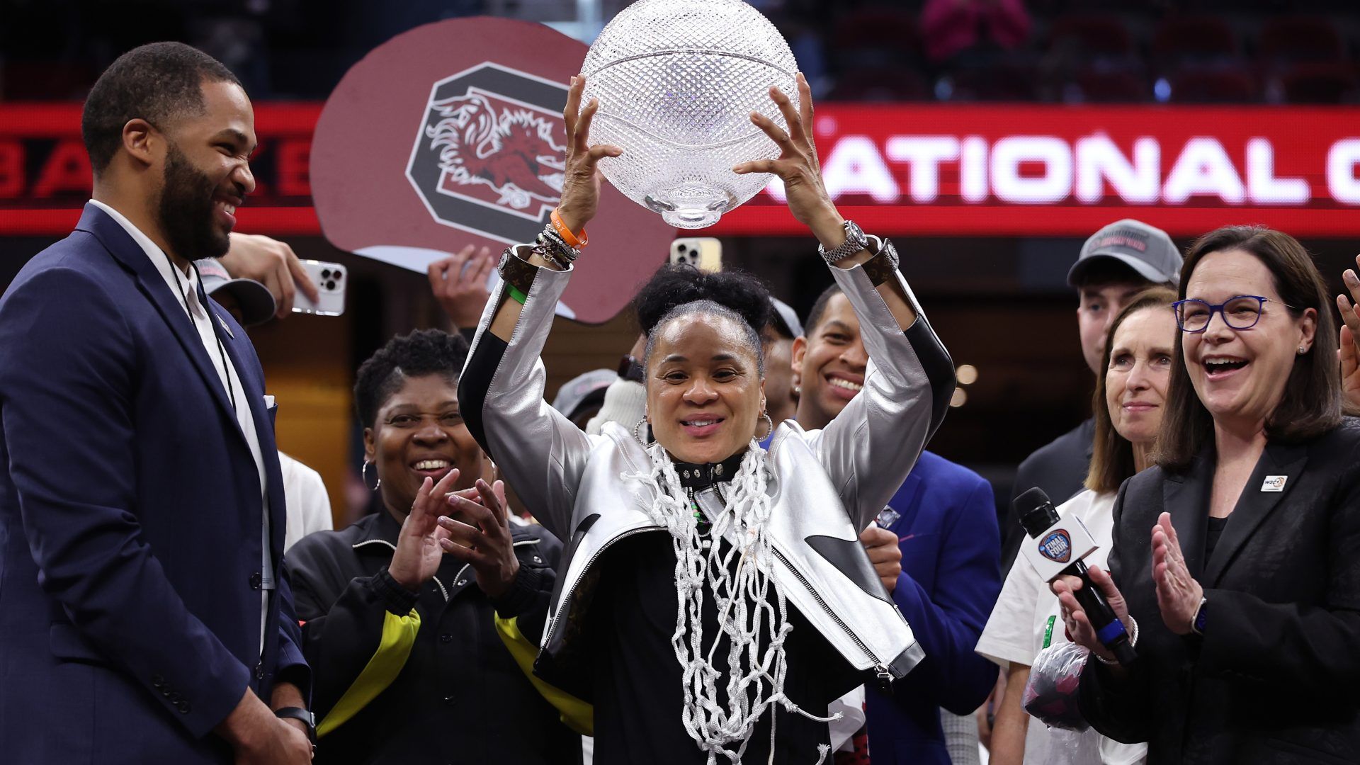 1920x1080 Uncommon Favor': Dawn Staley Becomes The First Black Coach To Win Three Division I Basketball Titles