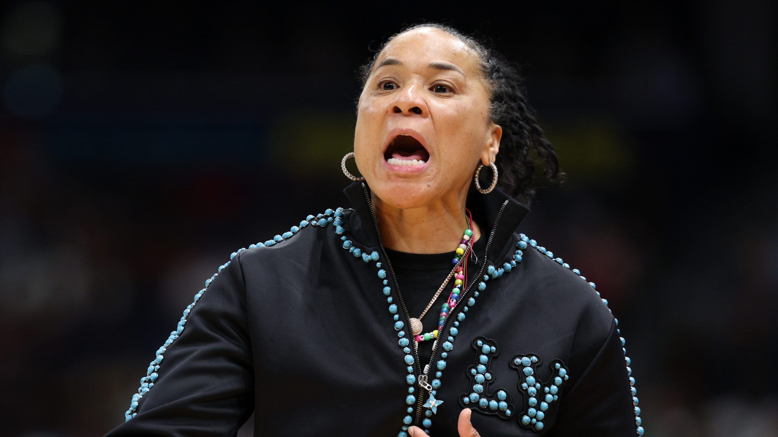 2560x1440 Dawn Staley Roasted For Tantrum During South Carolina's Blowout Loss To UConn