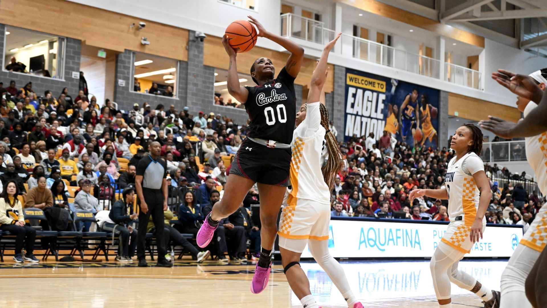 1920x1080 South Carolina, Dawn Staley make rare visit to Coppin State