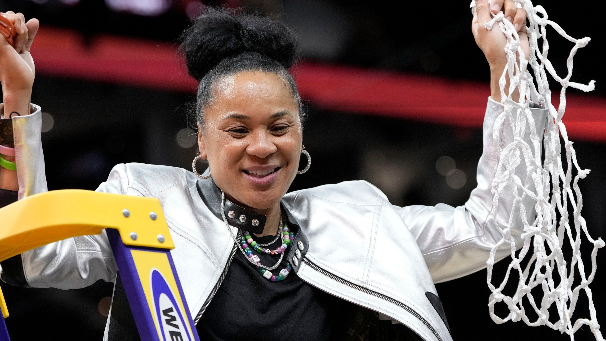 2560x1440 Staley, South Carolina achieve perfection, becoming 10th unbeaten team in NCAA Division I history
