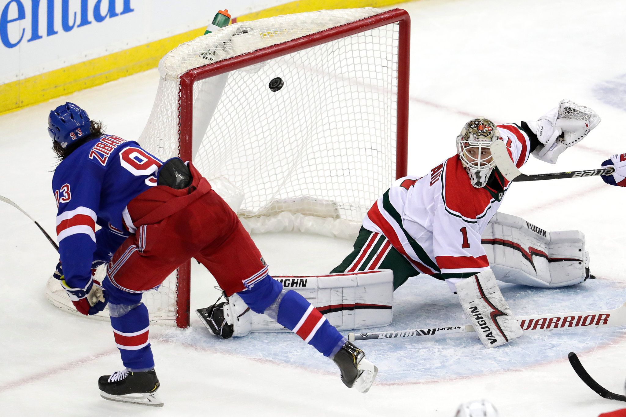 2048x1365 Mika Zibanejad Scores Including Winner, as Rangers Beat Devils