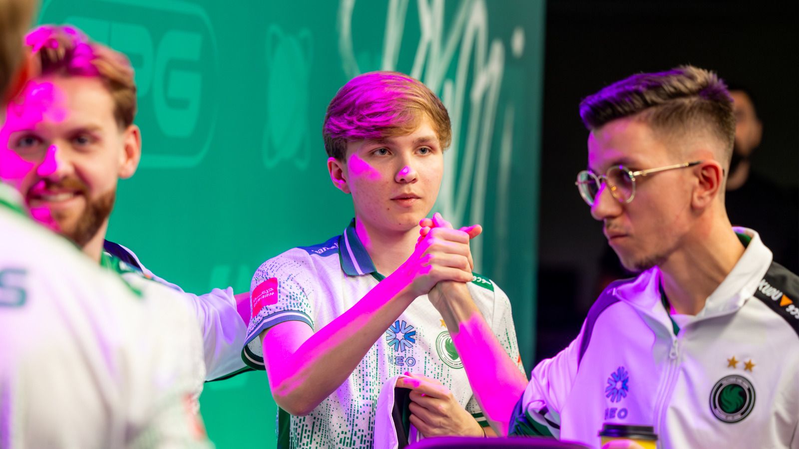 1600x900 M0NESY: When I had a girlfriend, I didn't lose my focus on CS2