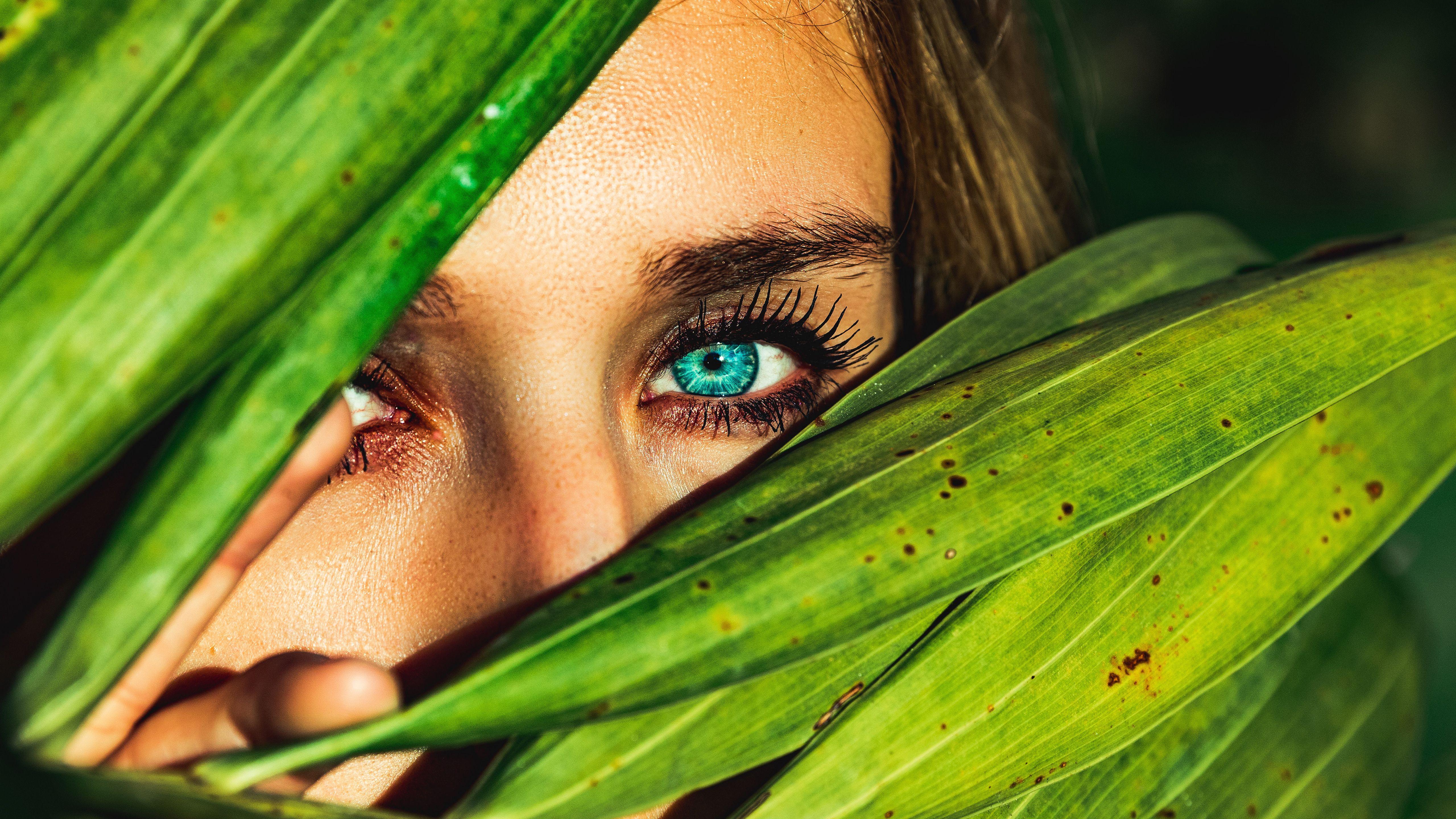 5120x2880 Girl with Blue Eyes 5K Wallpaper