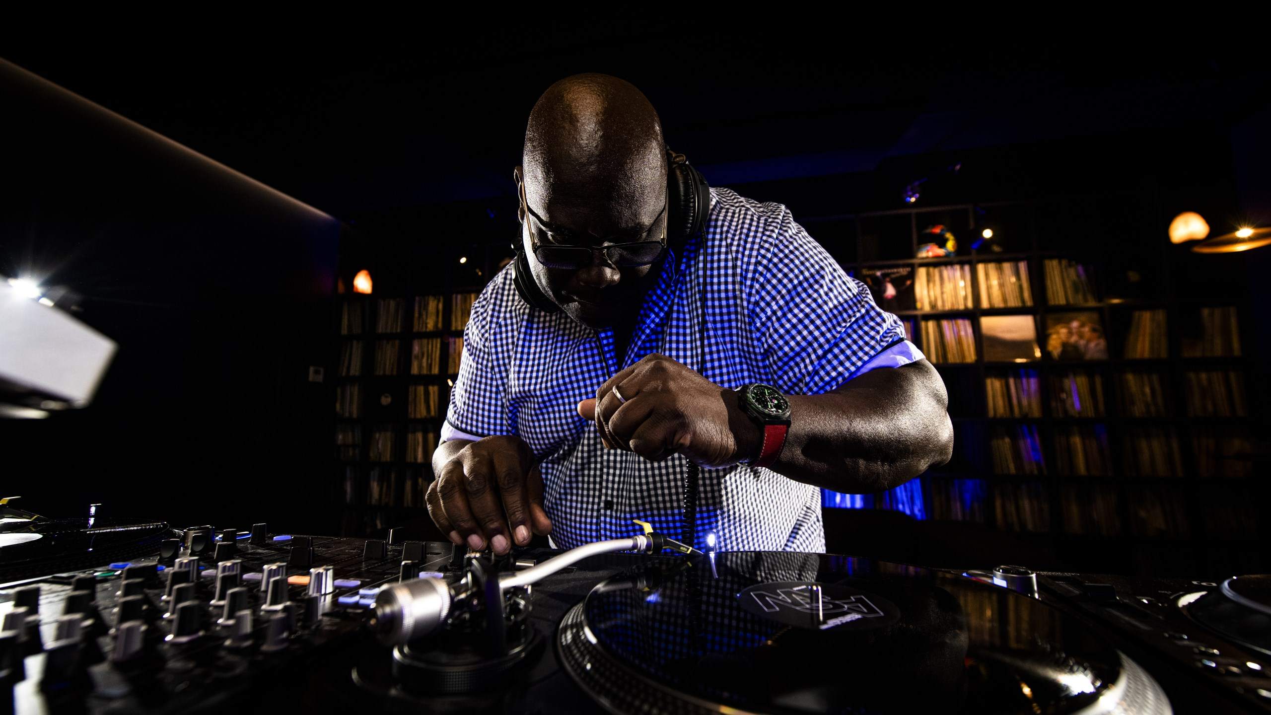 2560x1440 Carl Cox · Artist Profile