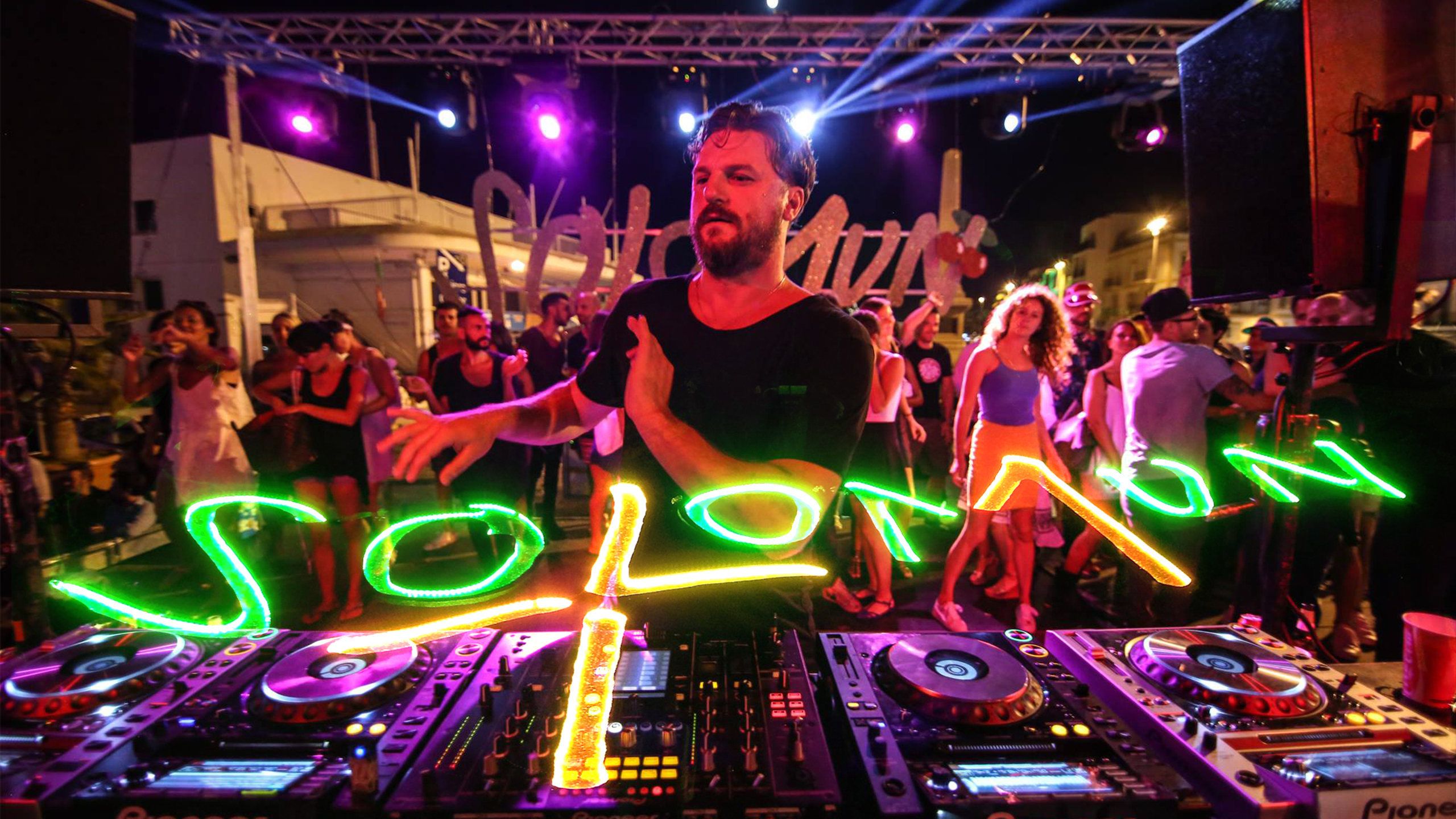 2560x1440 Solomun Wallpaper
