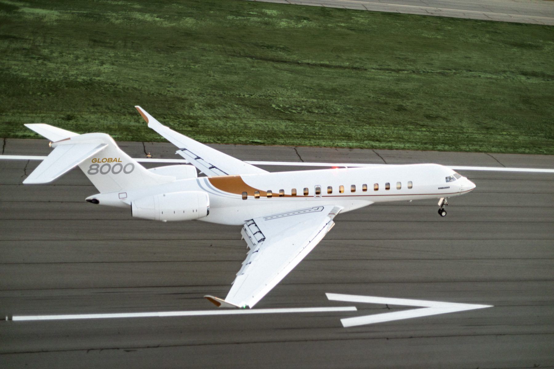 1800x1200 Bombardier launches Global 8000
