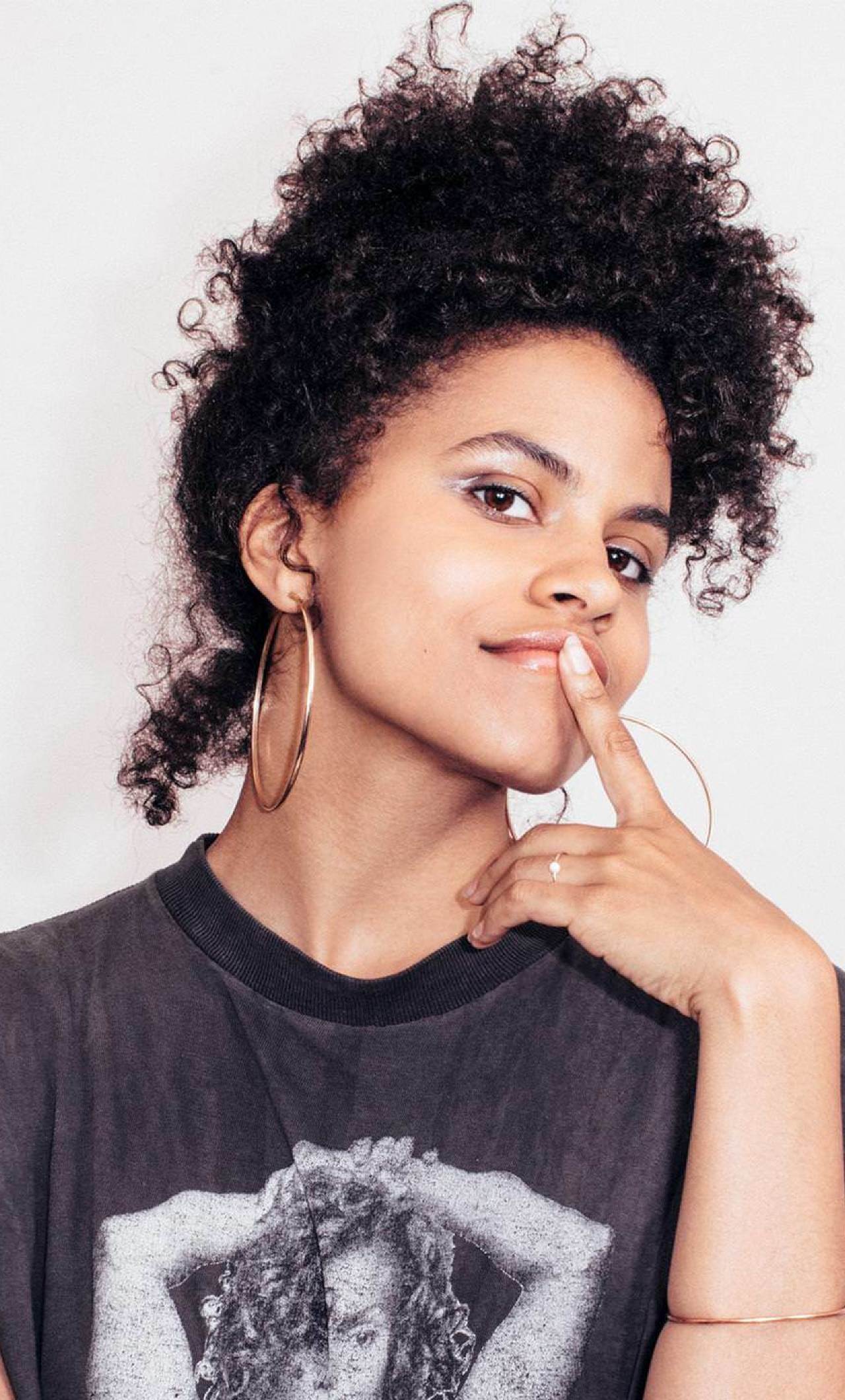 1280x2120 Zazie Beetz iPhone Wallpaper