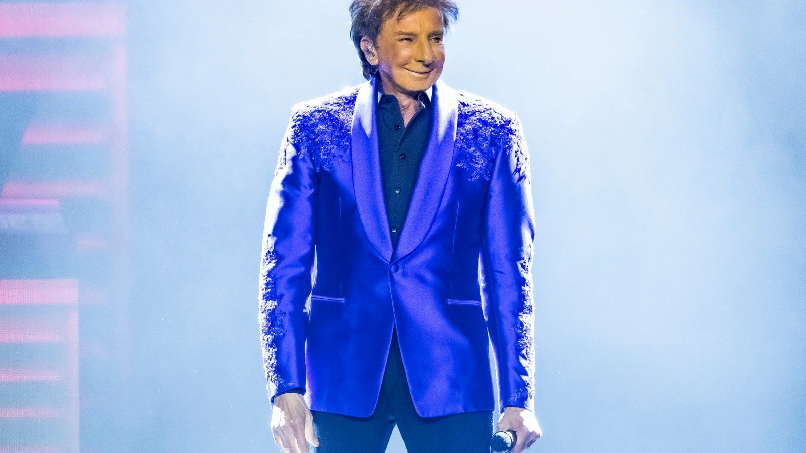 1600x900 Barry Manilow Is Cancer Free After Undergoing Lung Surgery