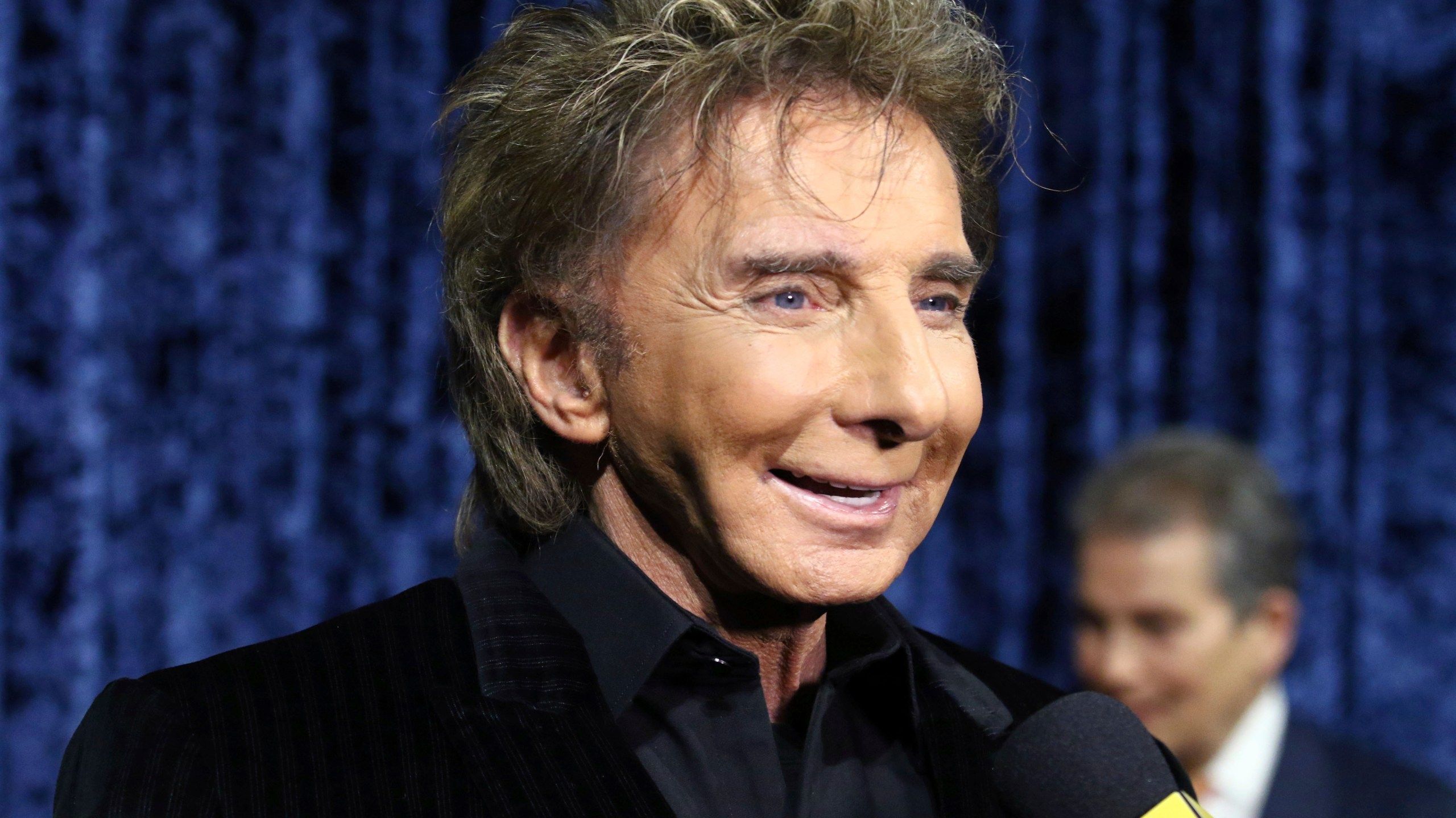 2560x1440 Barry Manilow to perform at Enmarket Arena in January