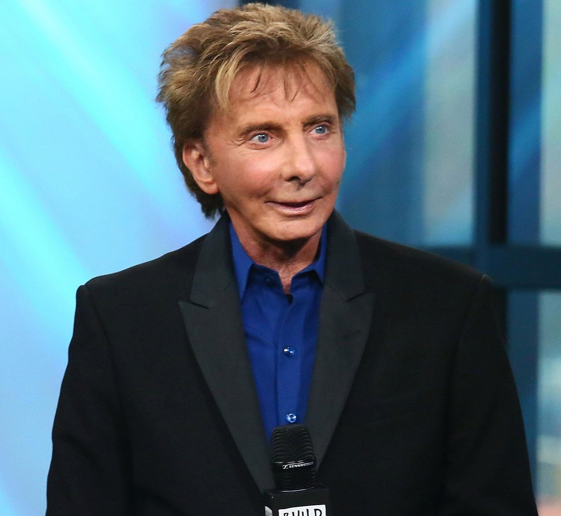 1960x1804 How old is Barry Manilow and what's his net worth?