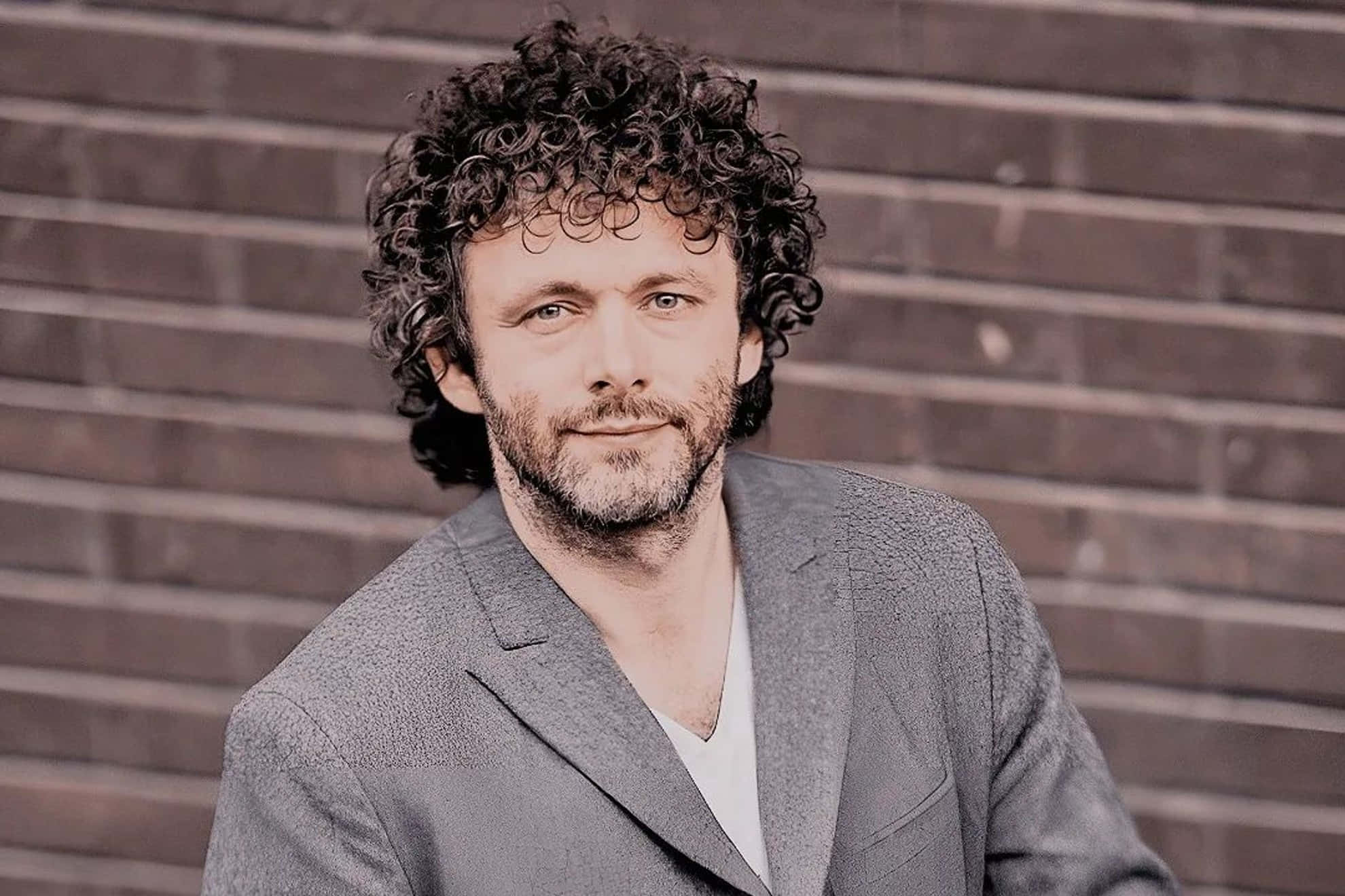 1980x1320 Download British Actor Michael Sheen Wallpaper