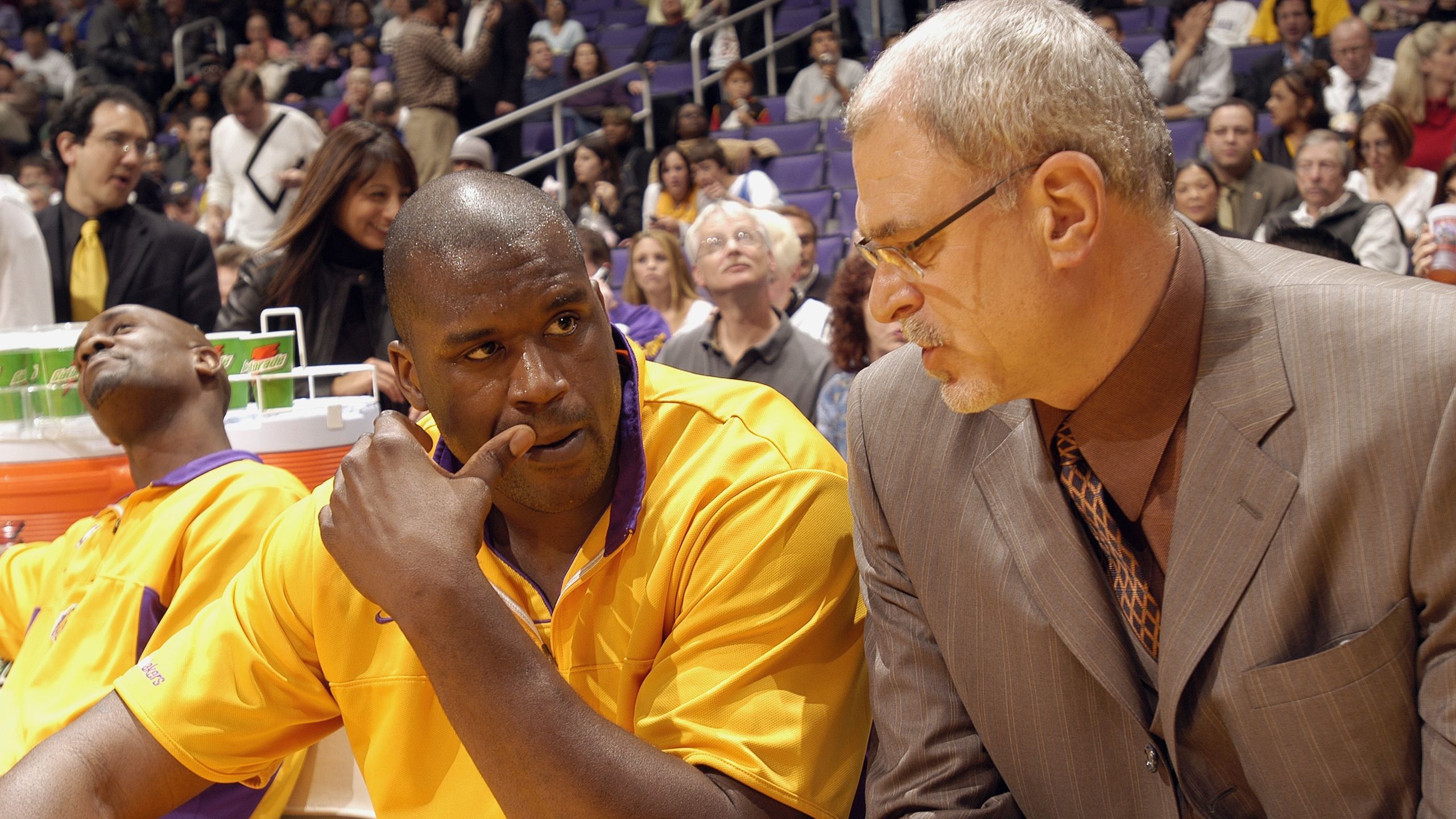 2560x1440 The Secret to Phil Jackson's Lakers Dynasty May Have Been the Cousin