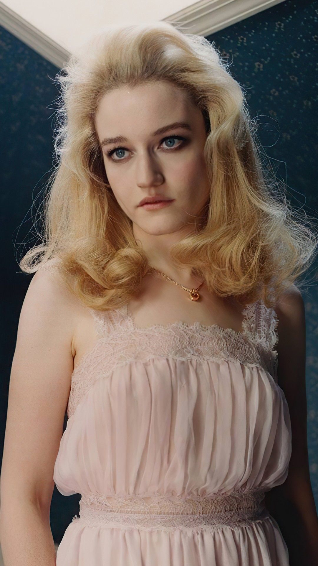 1080x1920 Short White Hair Julia Garner Is Wearing Light Pink Dress 4K HD Girls Wallpaper