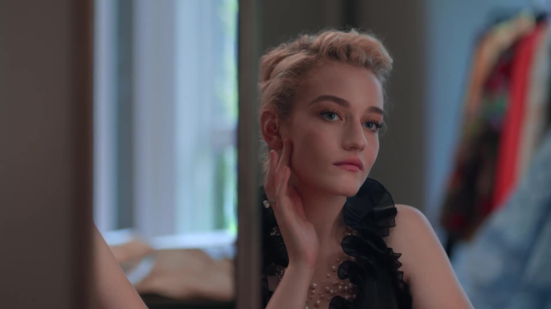 1920x1080 Big Little Moments with Julia Garner