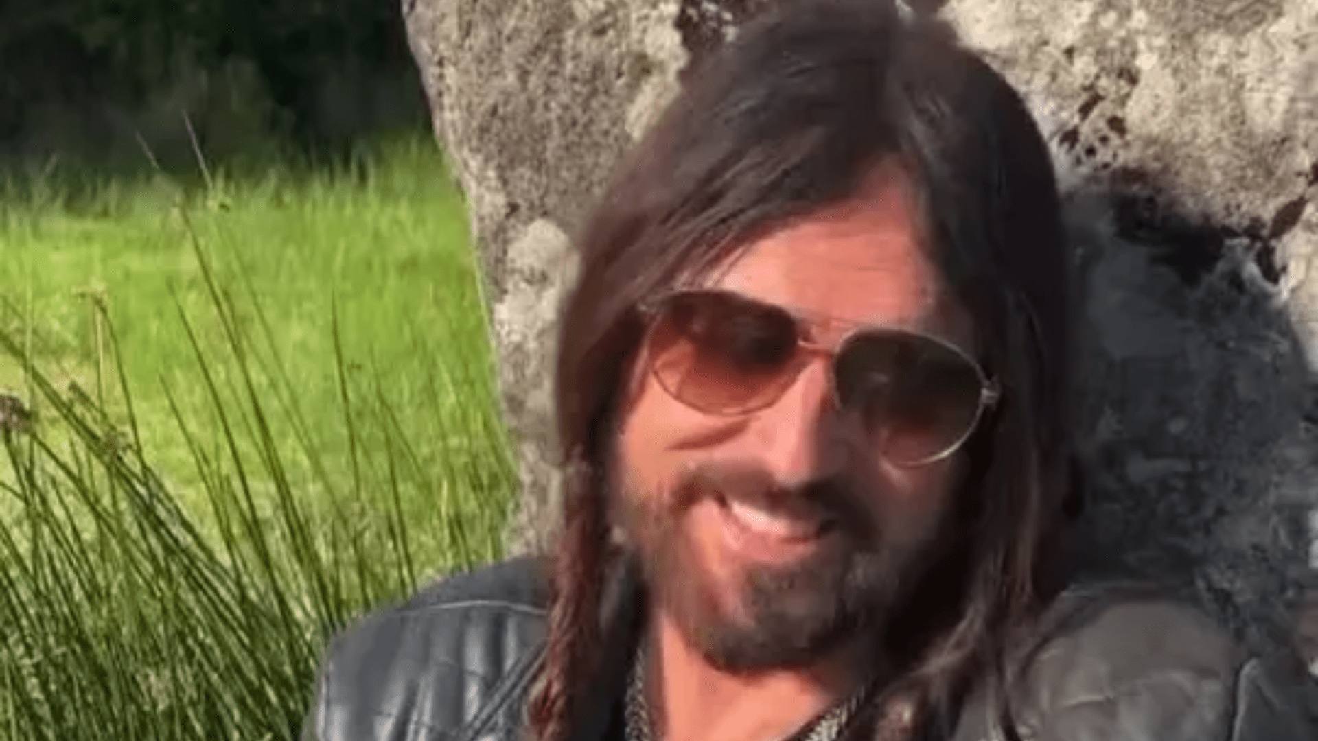 1920x1080 Billy Ray reveals brand new Miley Cyrus music in 'super weird' video from Scottish trip