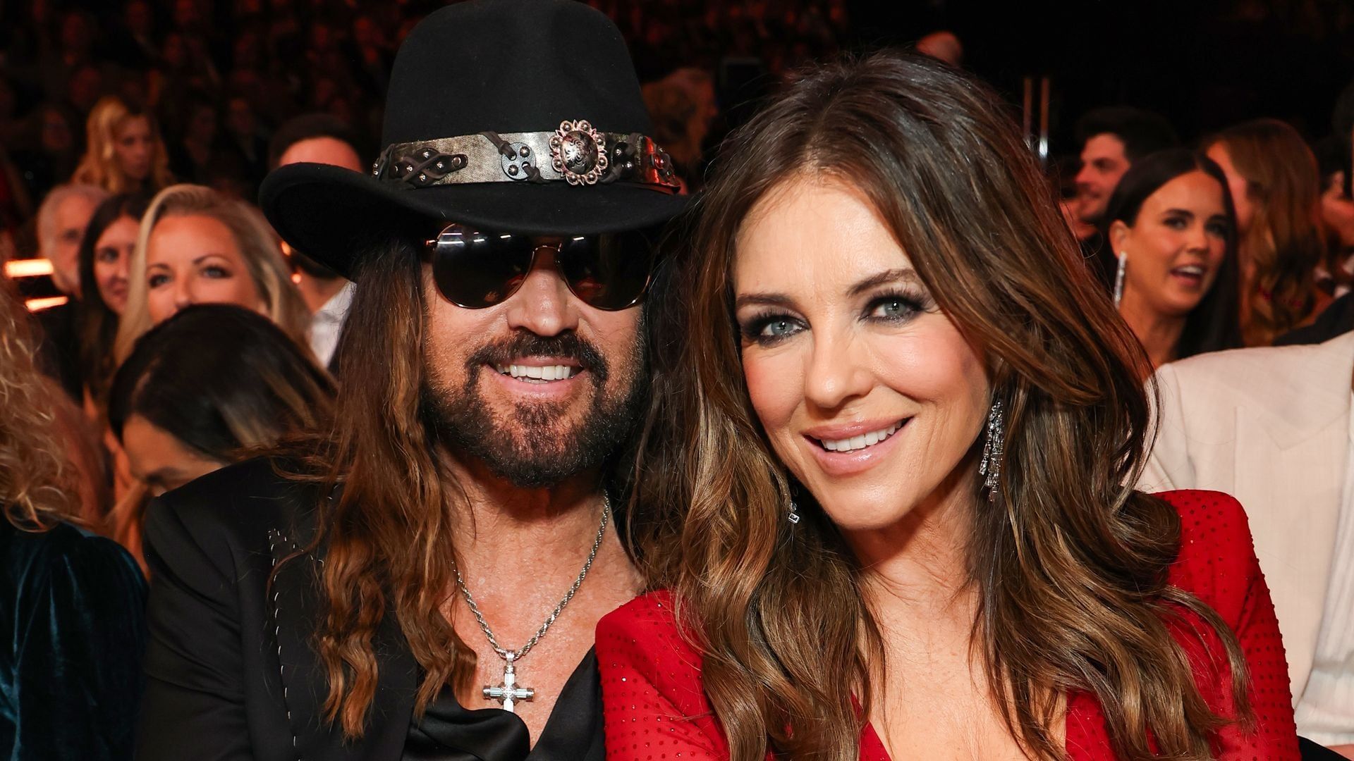 1920x1080 Elizabeth Hurley's heartwarming Christmas with son Damian and Billy Ray Cyrus