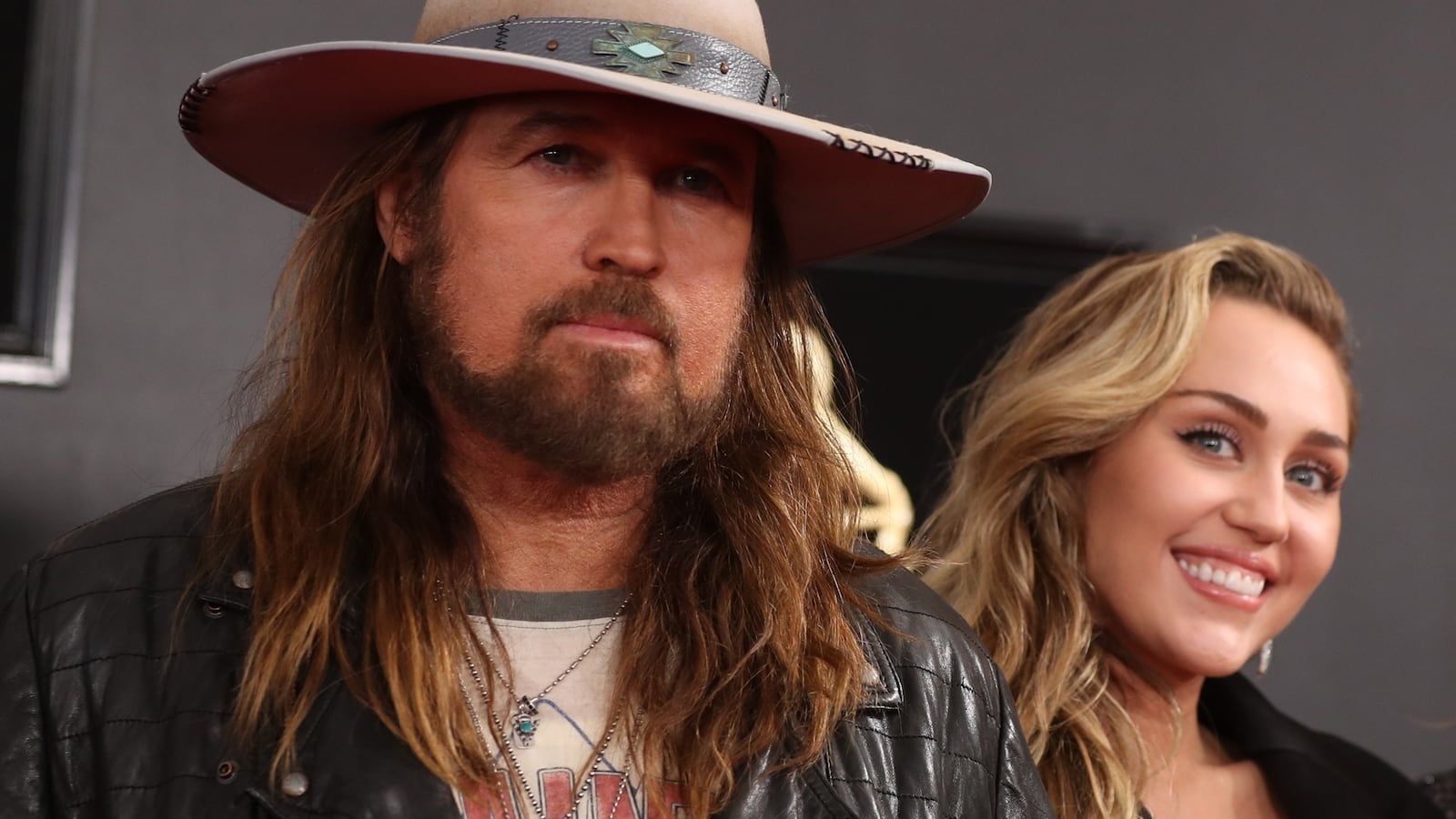 1600x900 Miley Cyrus Puts Out Song to Make Amends With Dad Billy Ray Cyrus