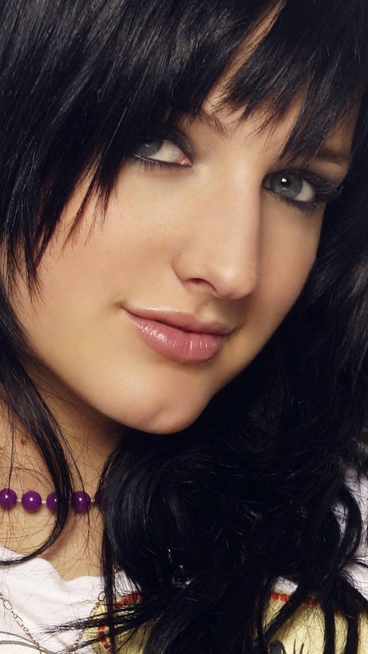 750x1334 Ashlee Simpson 01 750x1334 IPhone 8 7 6 6S Wallpaper, Background, Picture, Image