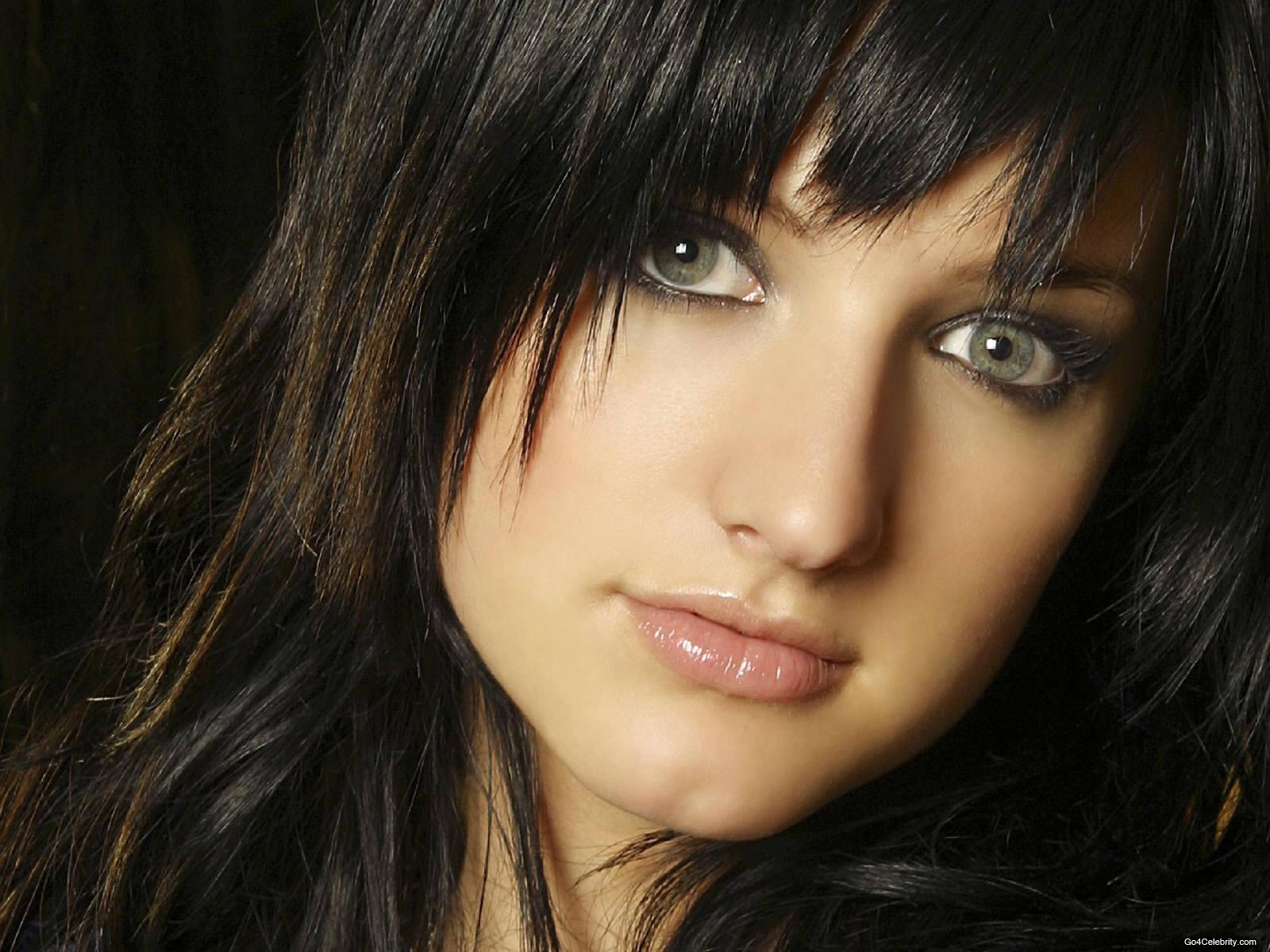 1600x1200 Picture of Ashlee Simpson Of Celebrities