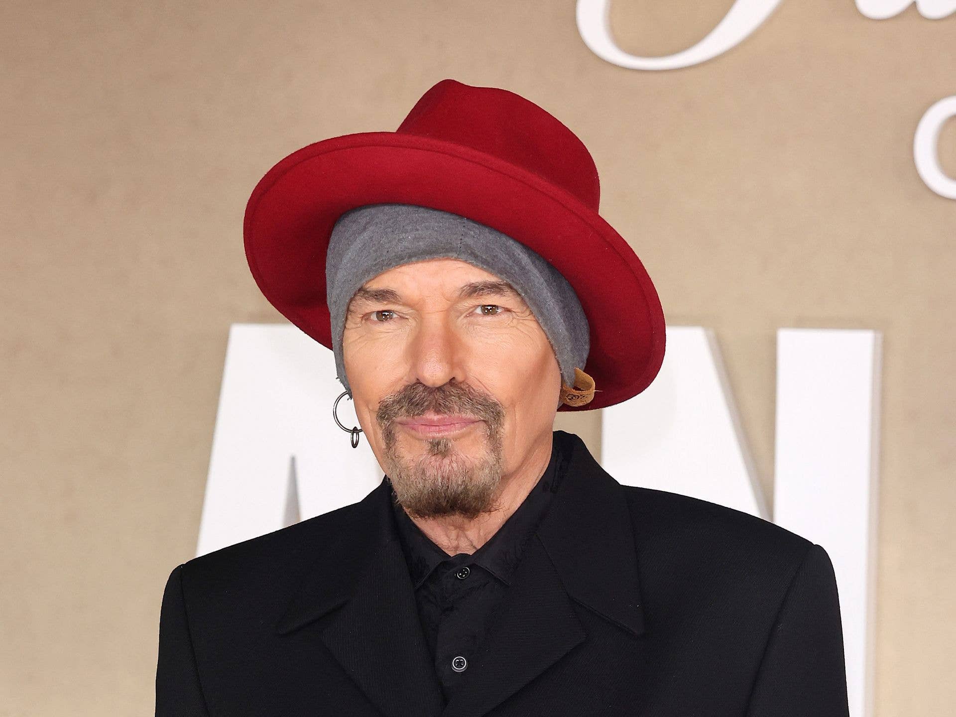 1920x1440 Billy Bob Thornton's wardrobe mishap explained as Landman actor admits to wearing women's pants during TV appearance. HELLO!