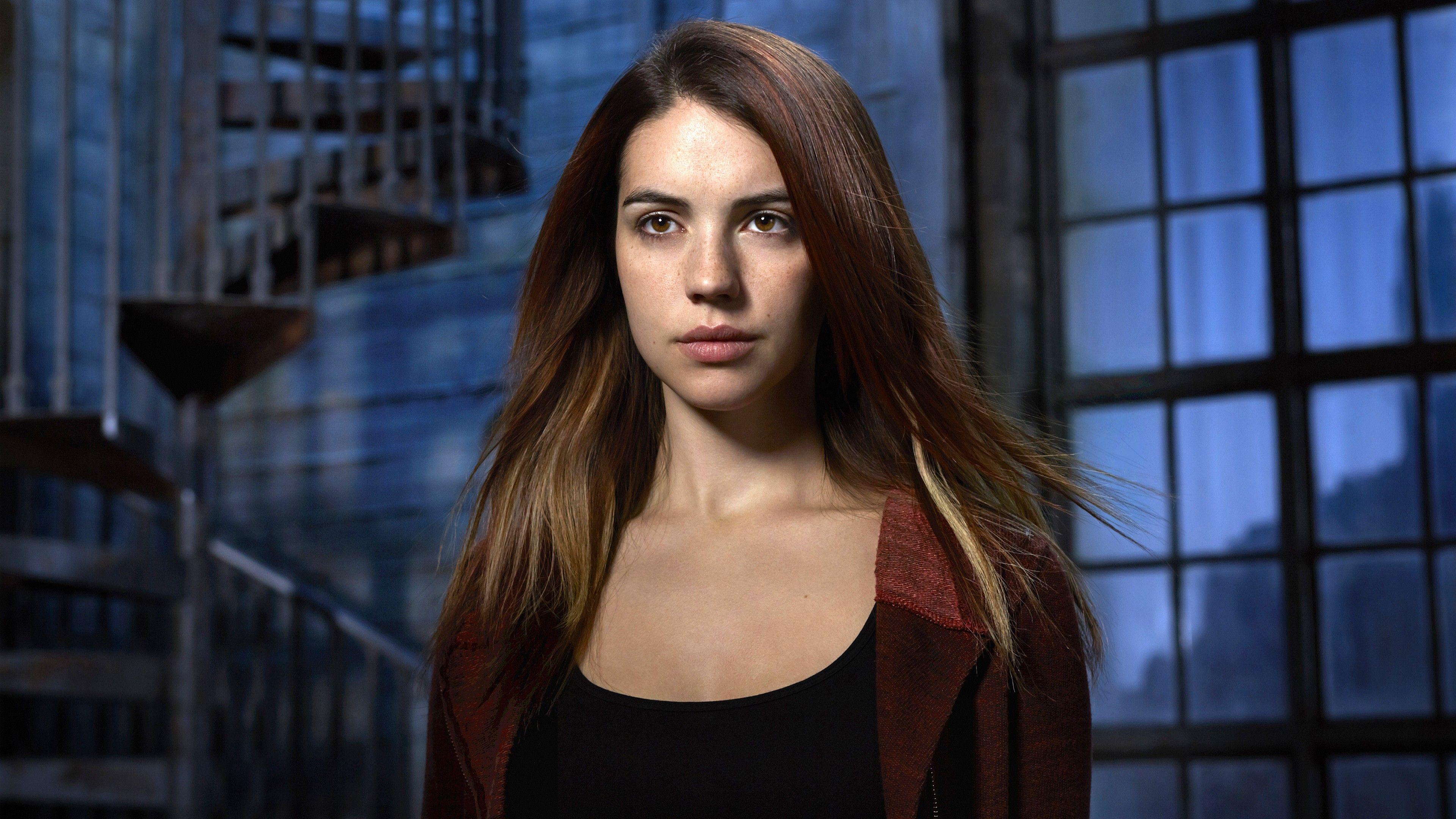 3840x2160 Adelaide Kane Wallpaper