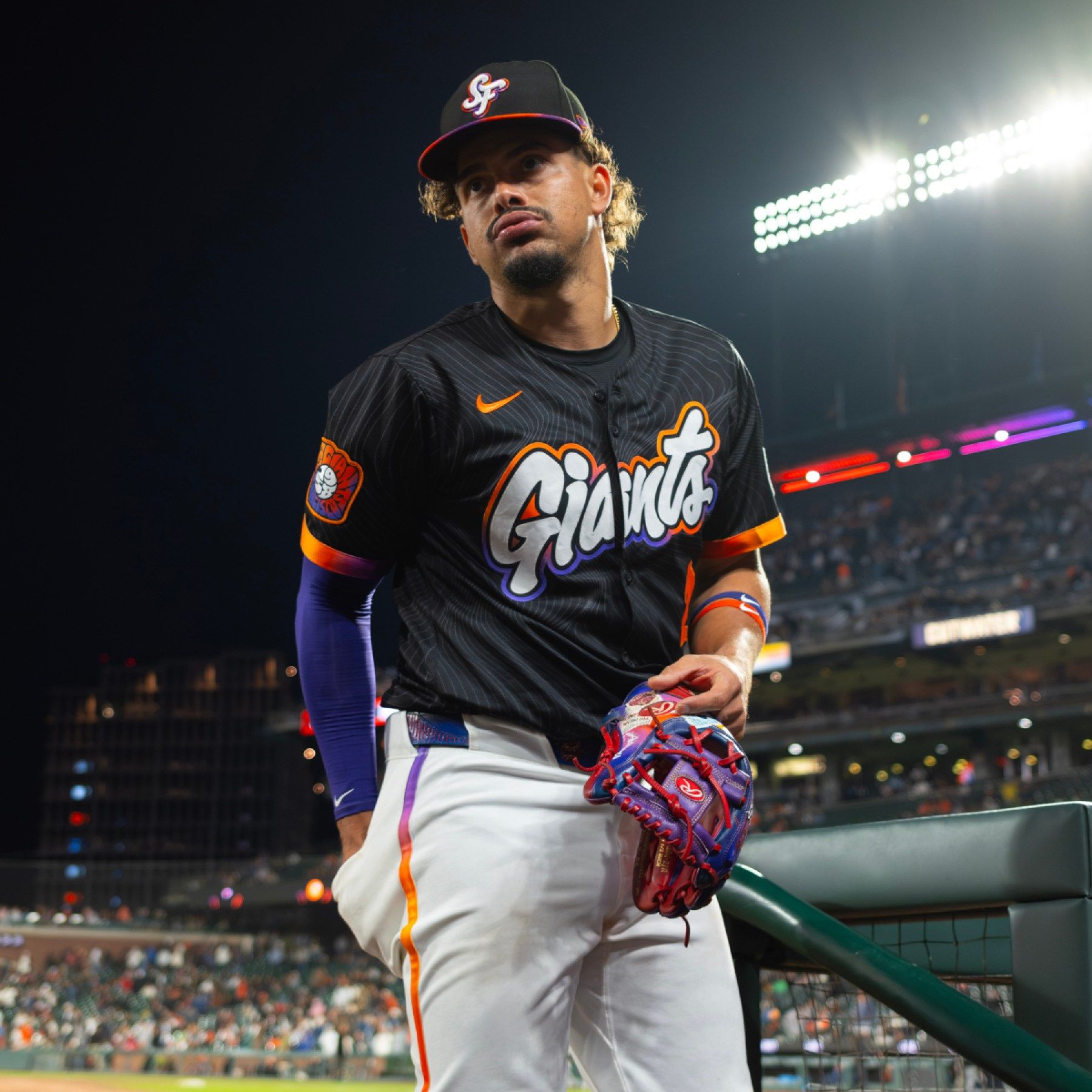 1800x1800 SF Giants' Willy Adames sitting due to right side soreness